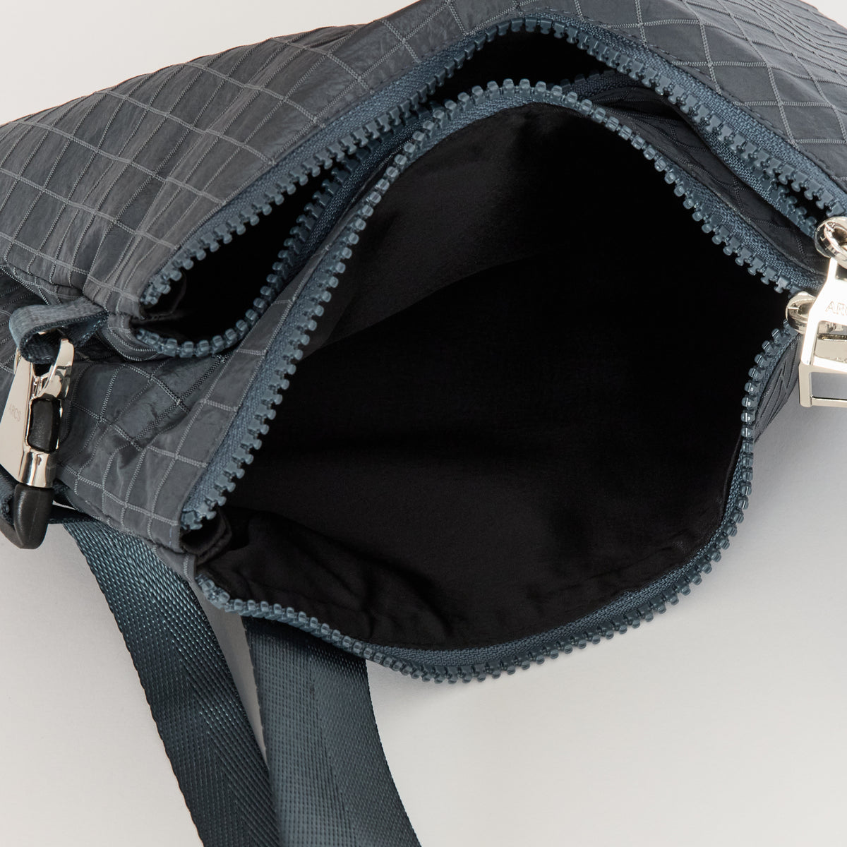 Belonging Bag Slate Windowpane