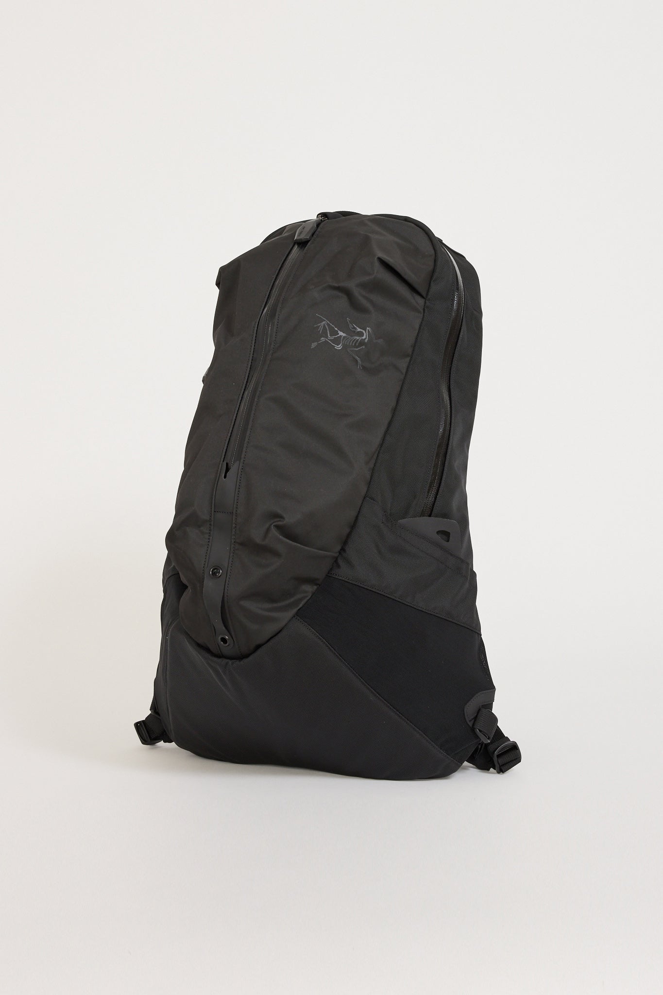 Arcteryx | Arro 22 Backpack Black II | Maplestore