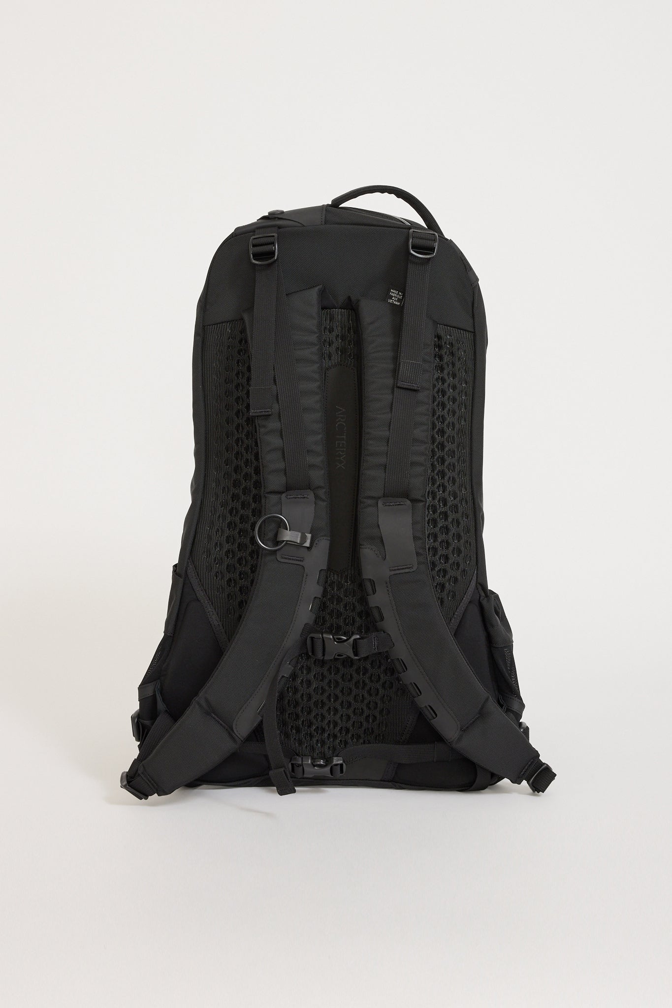 Arcteryx | Arro 22 Backpack Black II | Maplestore