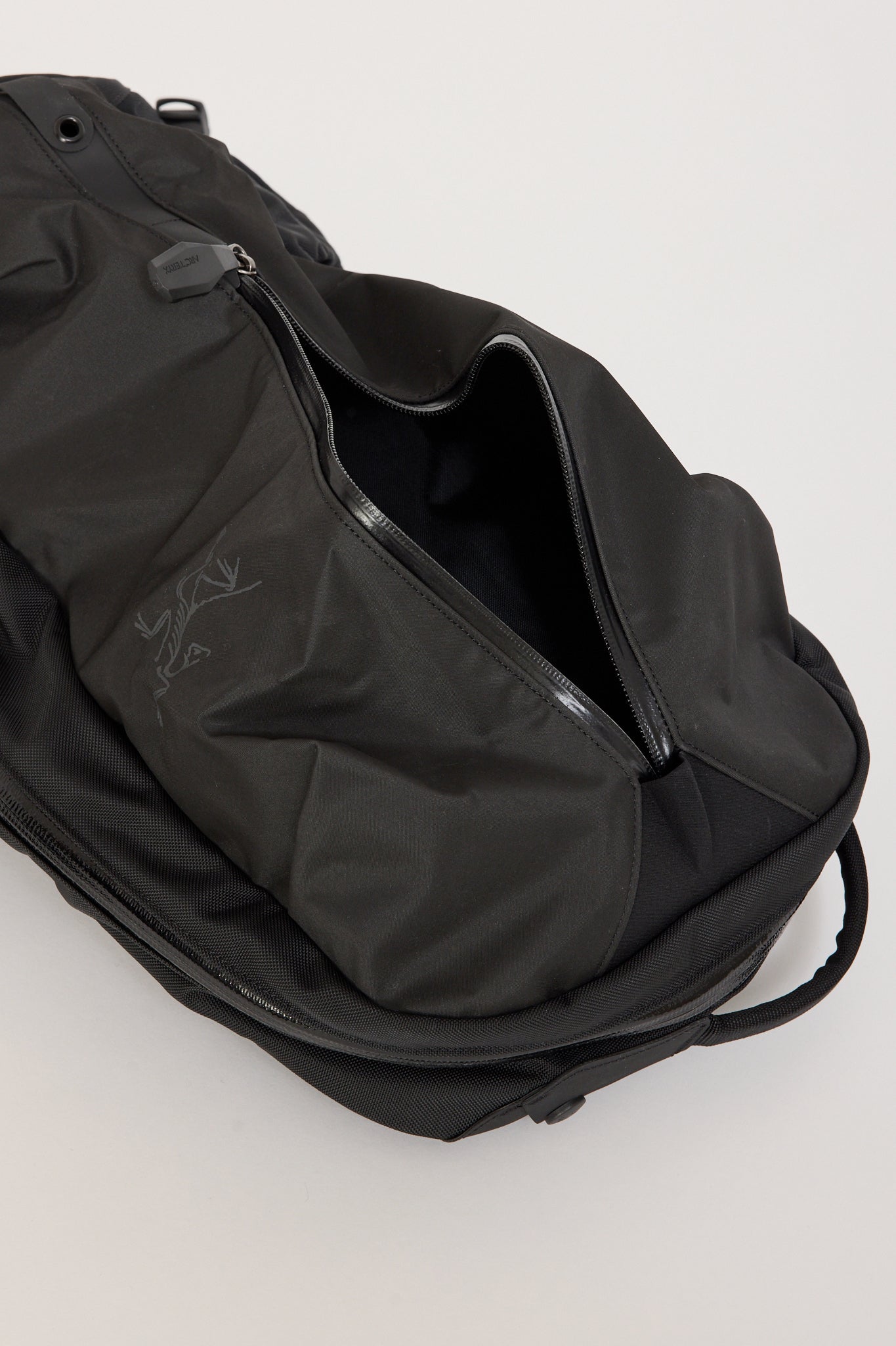 Arcteryx | Arro 22 Backpack Black II | Maplestore