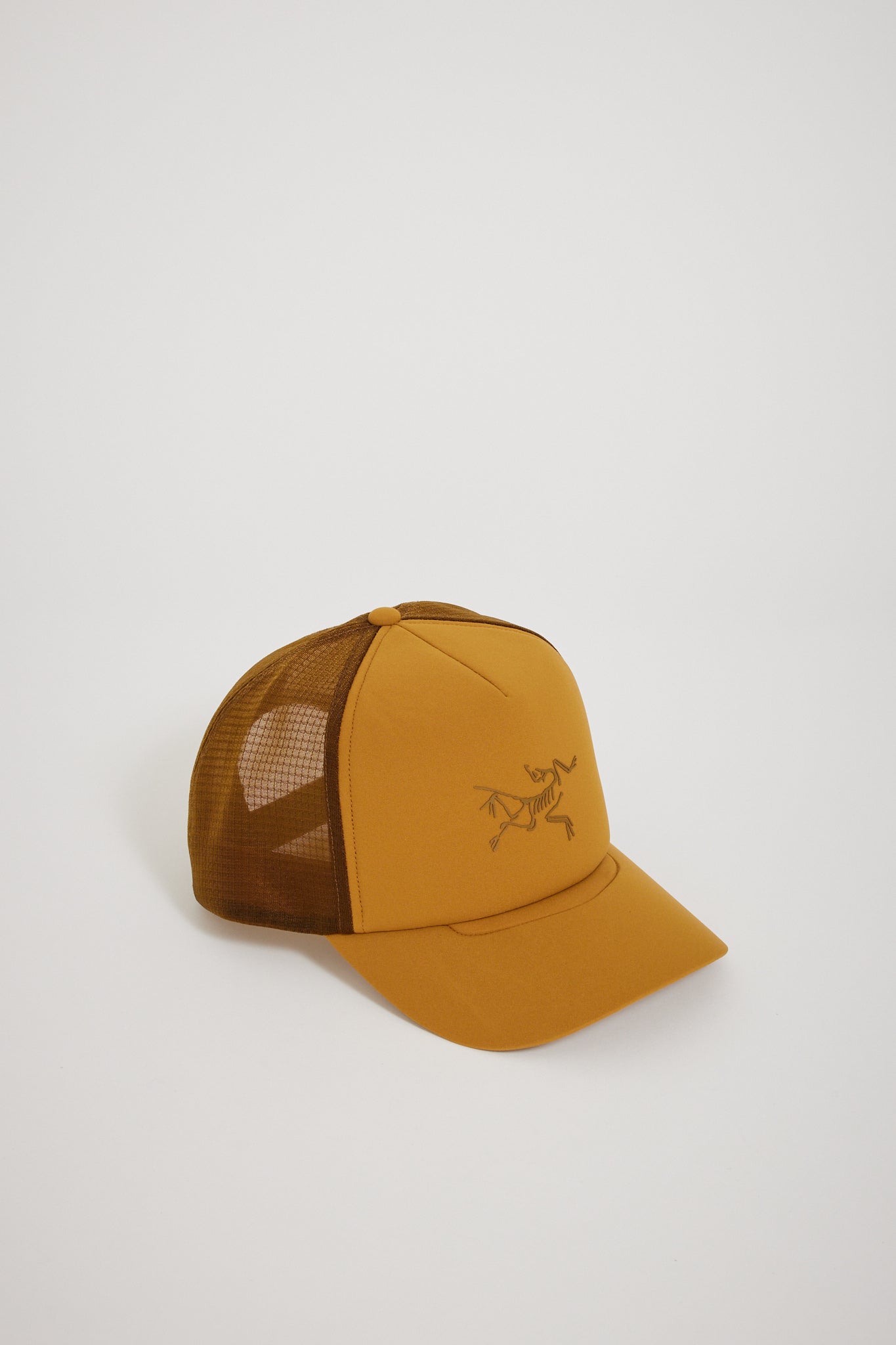 Arcteryx | Bird Trucker Curved Yukon | Maplestore