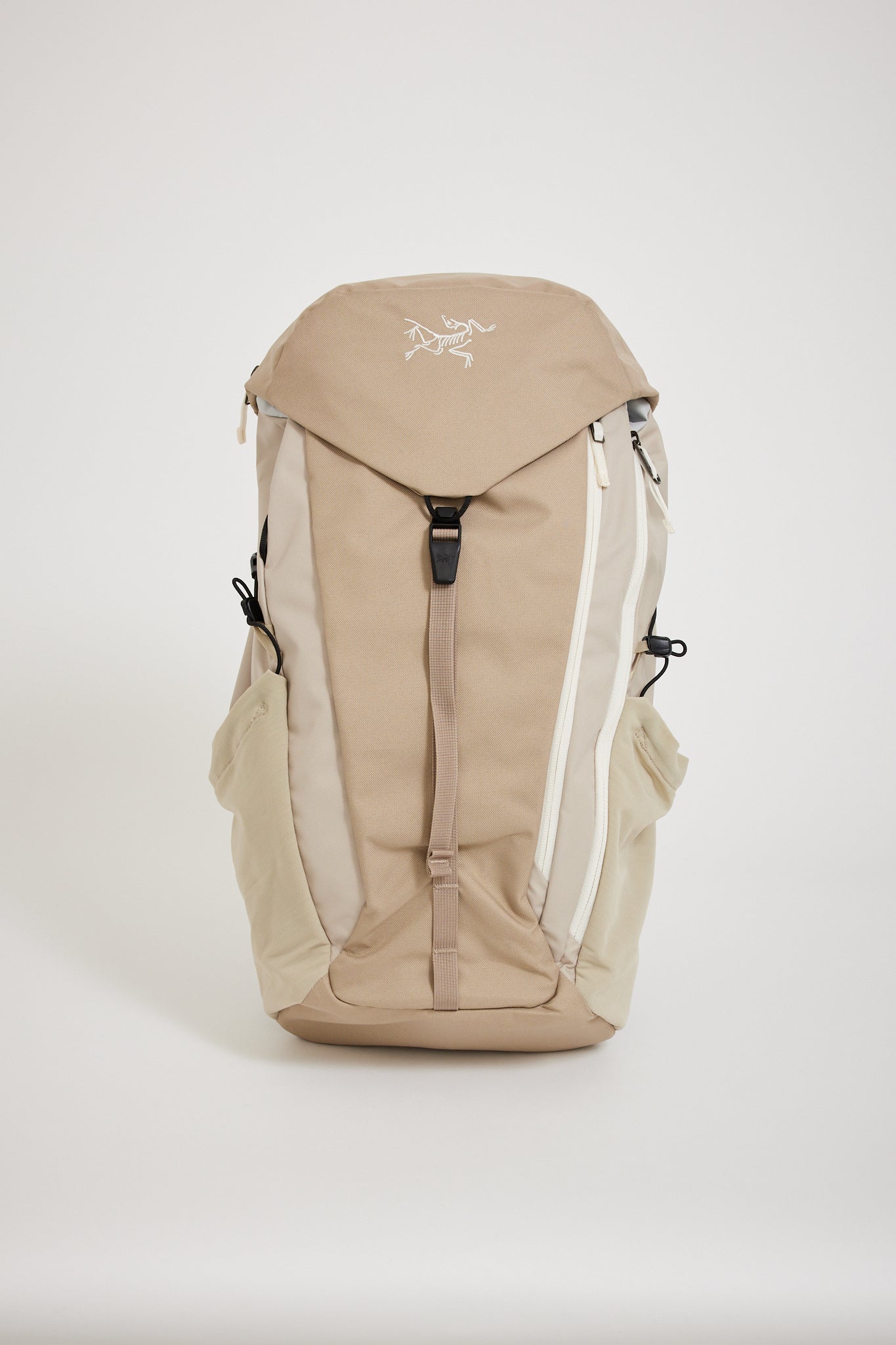 Arcteryx | Mantis 20 Backpack Smoke Bluff | Maplestore