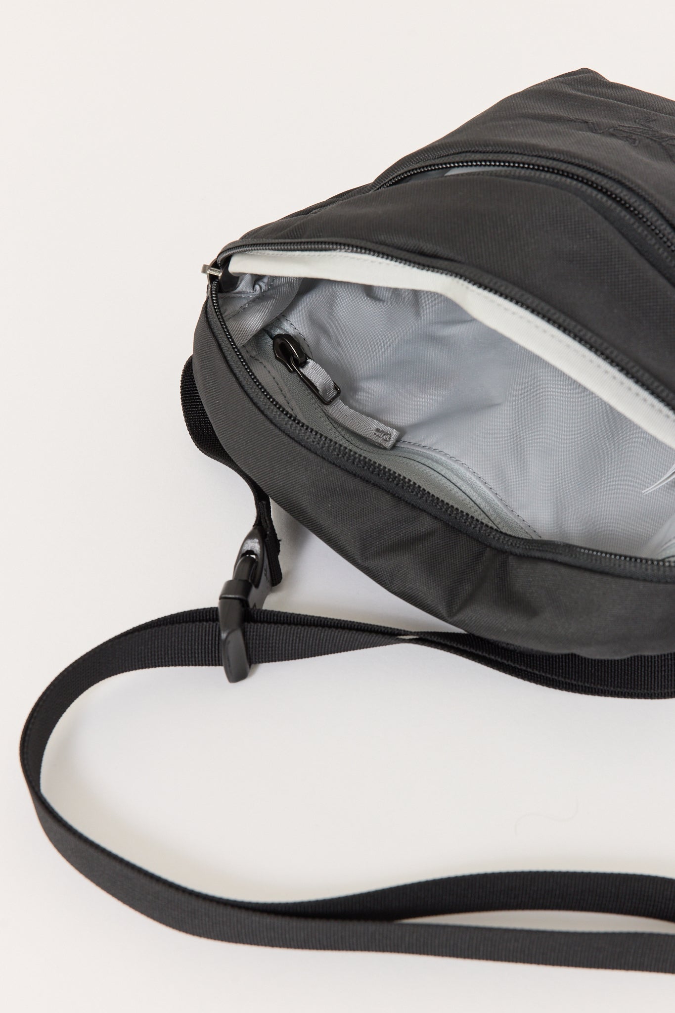 Arcteryx | Mantis 2 Waist Pack Black II | Maplestore