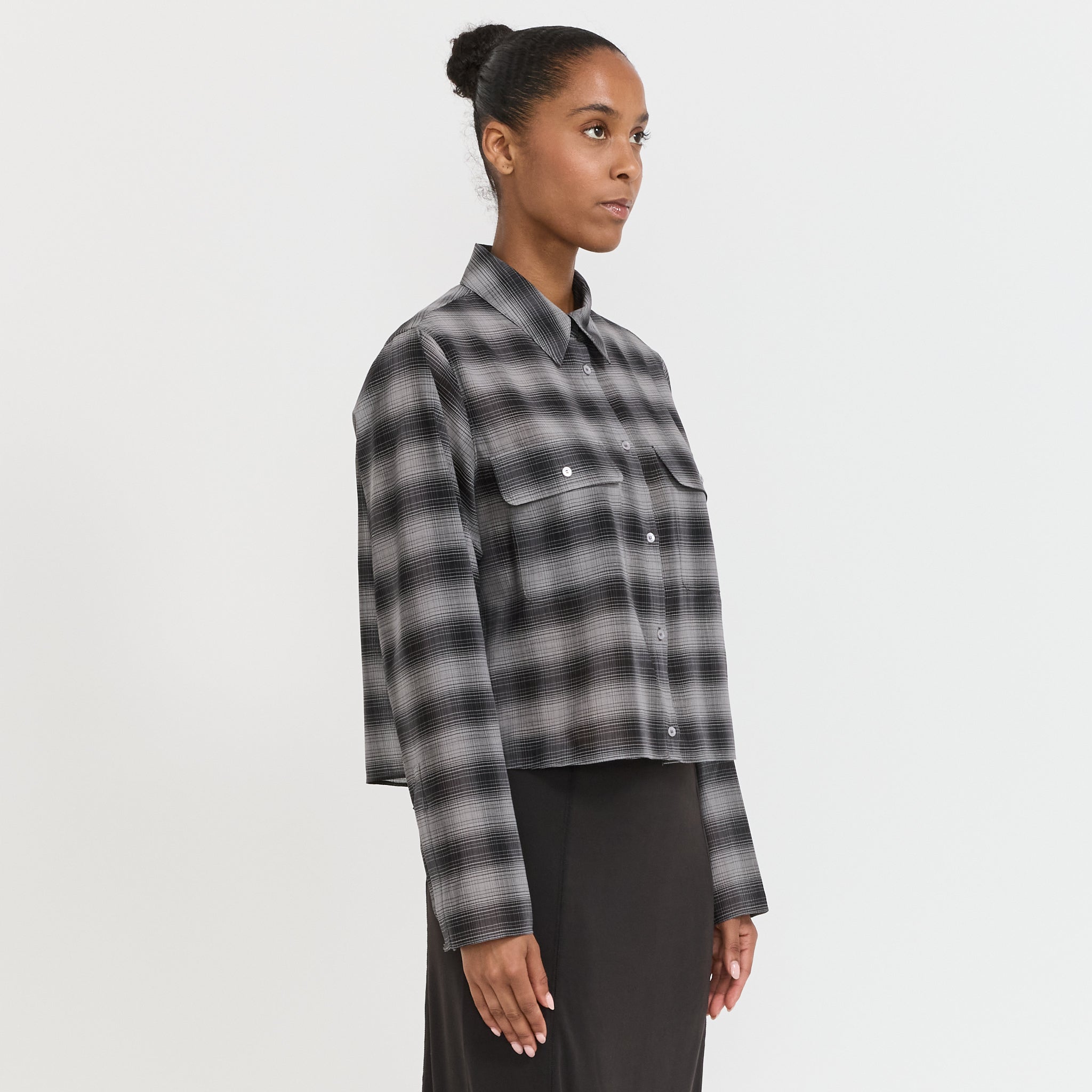 Atelier Edition | Wool Cropped Check Shirt Charcoal | Maplestore
