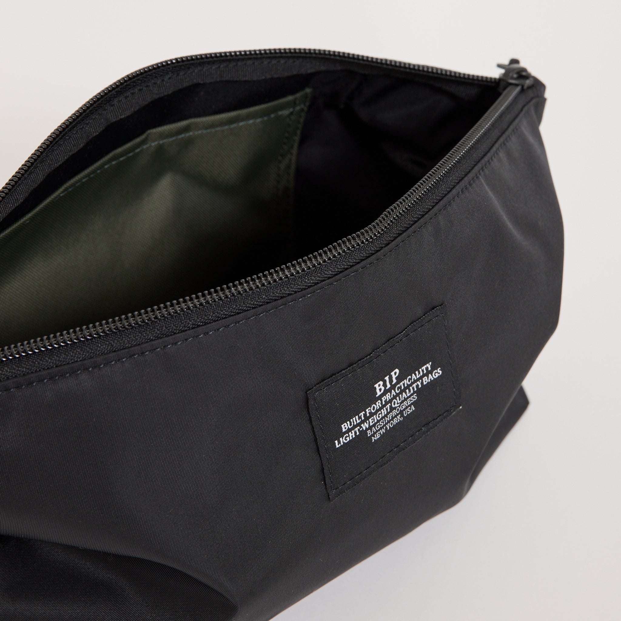 Bags In Progress | Fannypack Crossbody Black/Khaki Green Pocket | Maplestore