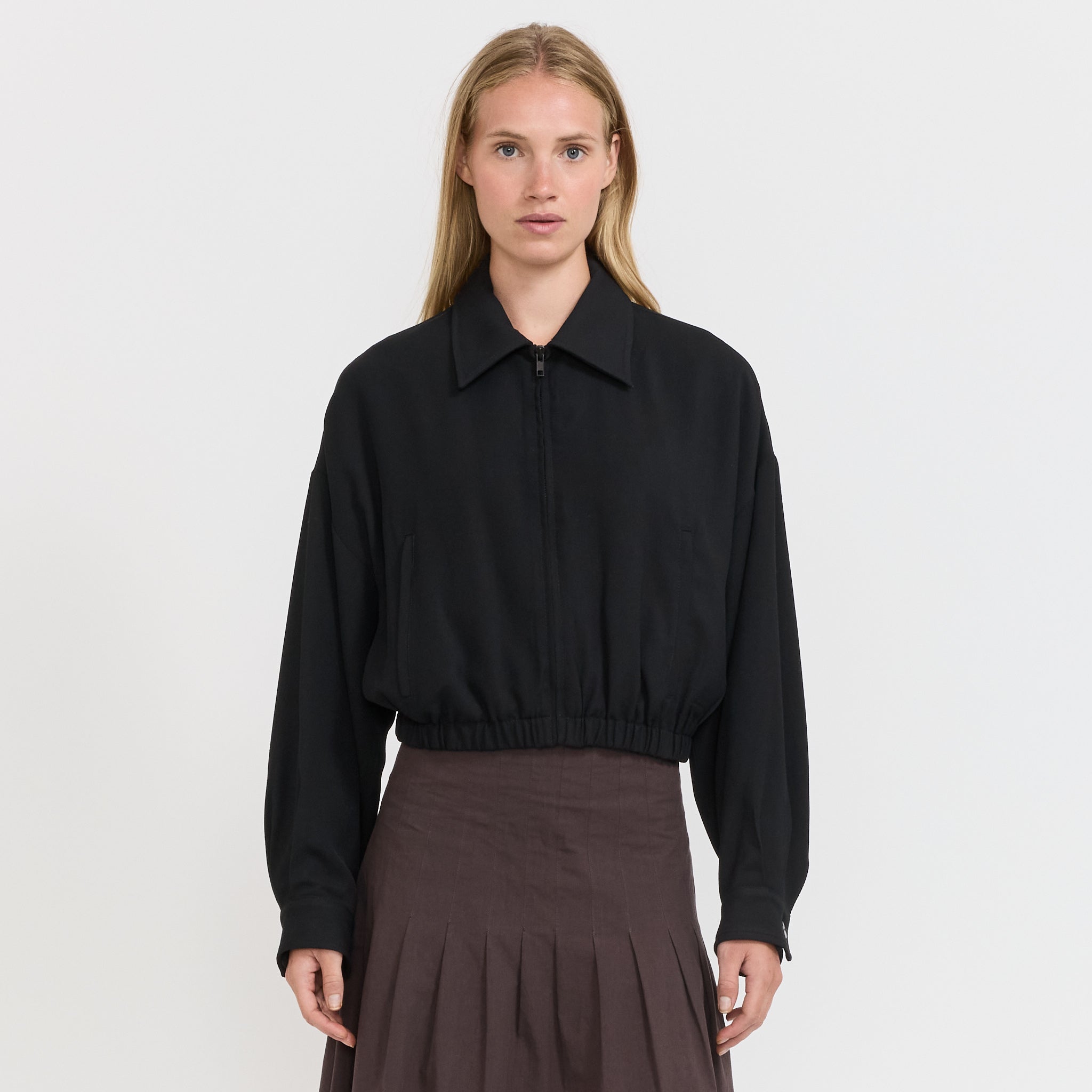 Bassike | Cropped Twill Jacket Black | Maplestore