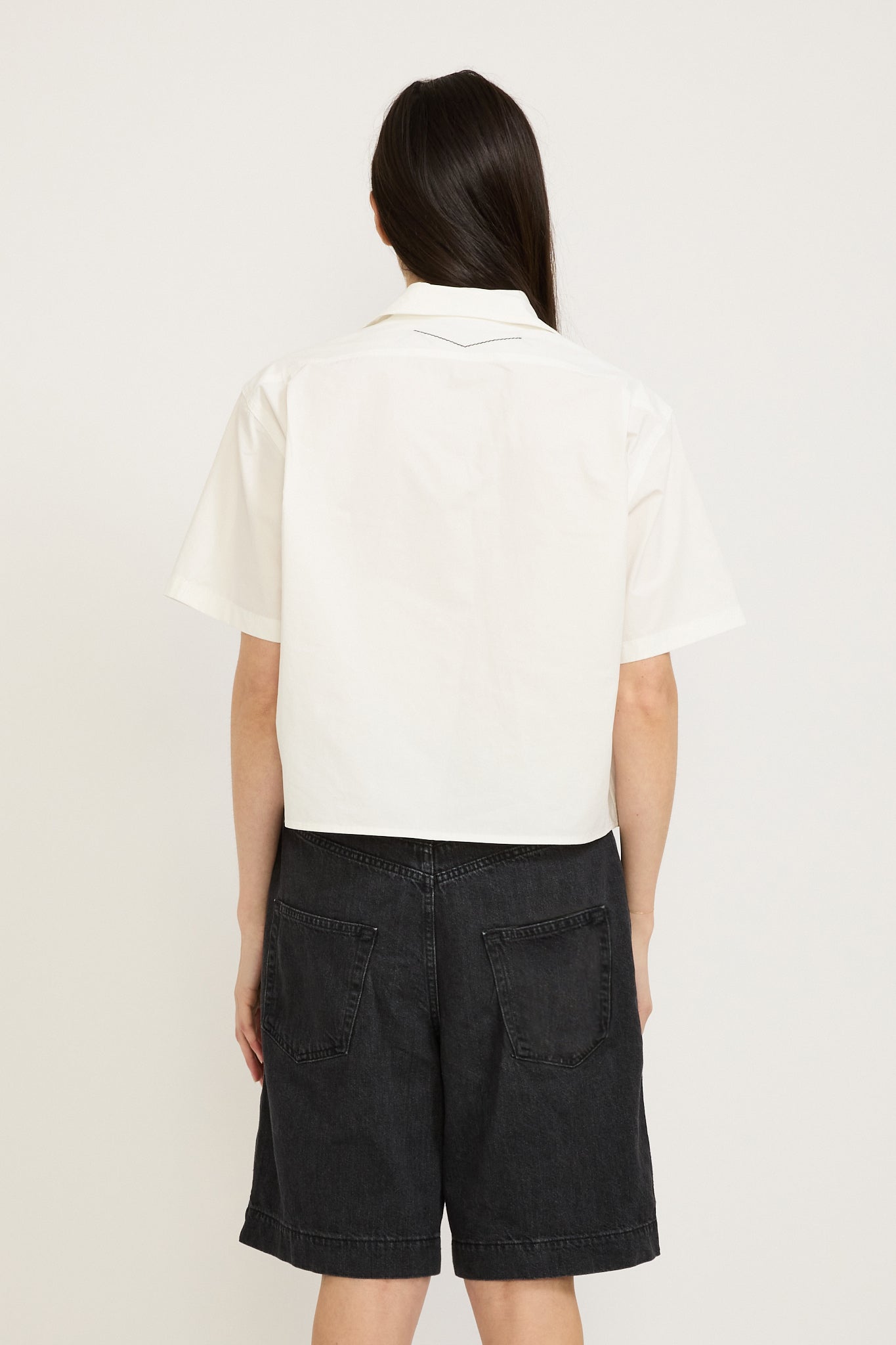 Bassike | Crushed Cotton Cropped Shirt Natural | Maplestore