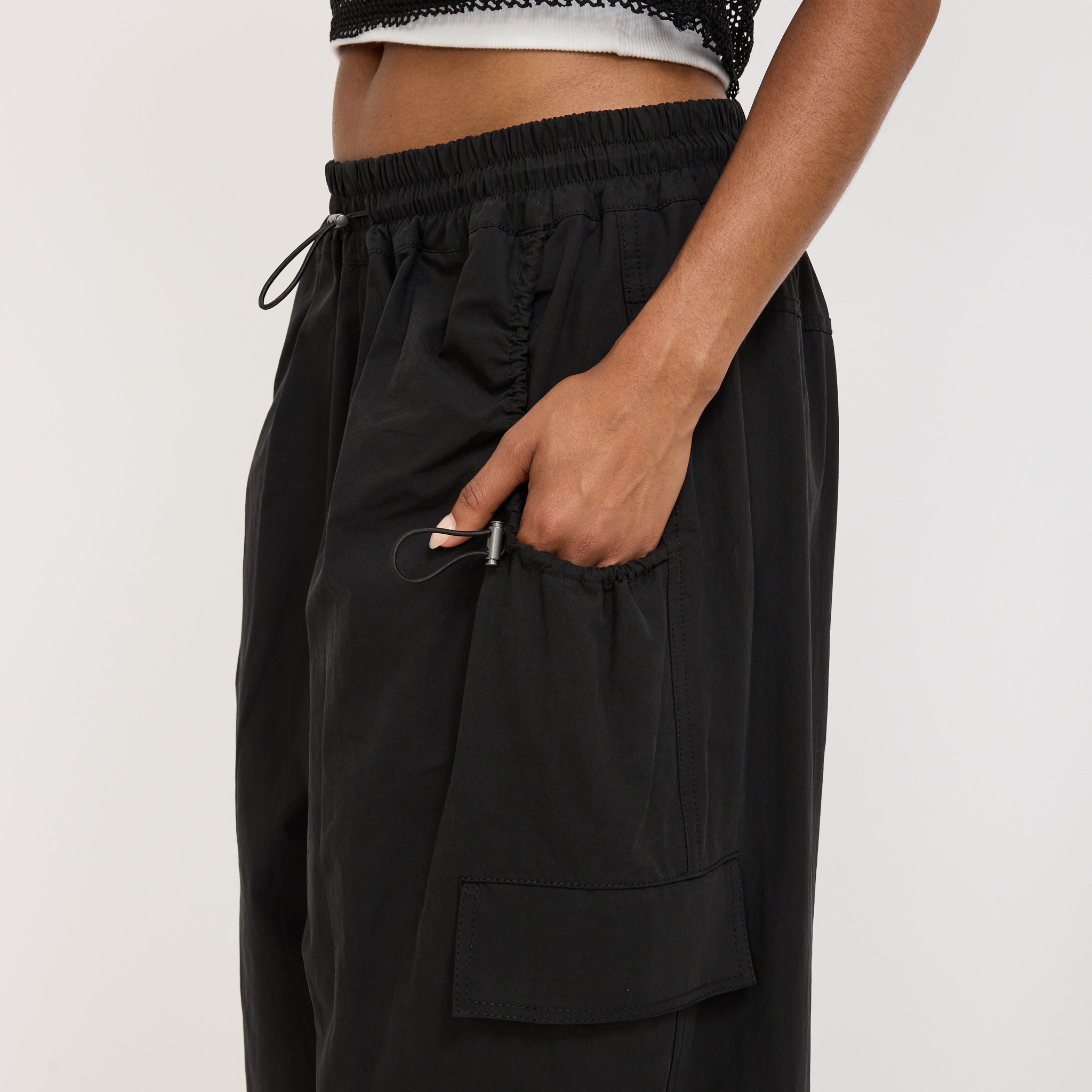 Bassike | Crushed Cotton Hiker Pant Black | Maplestore