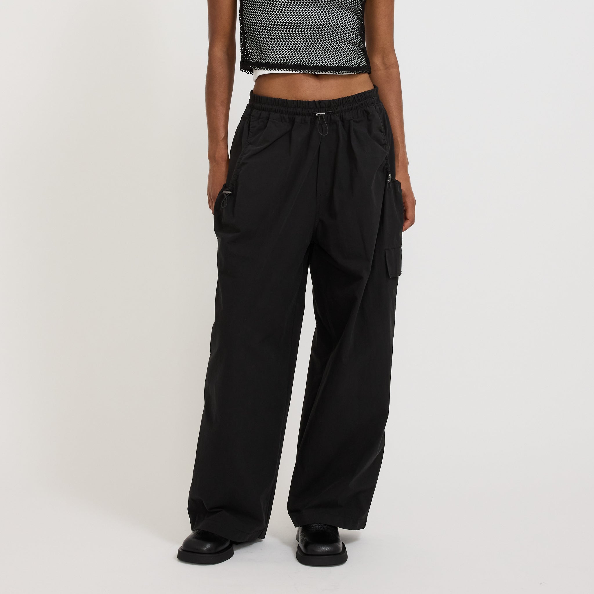 Bassike | Crushed Cotton Hiker Pant Black | Maplestore