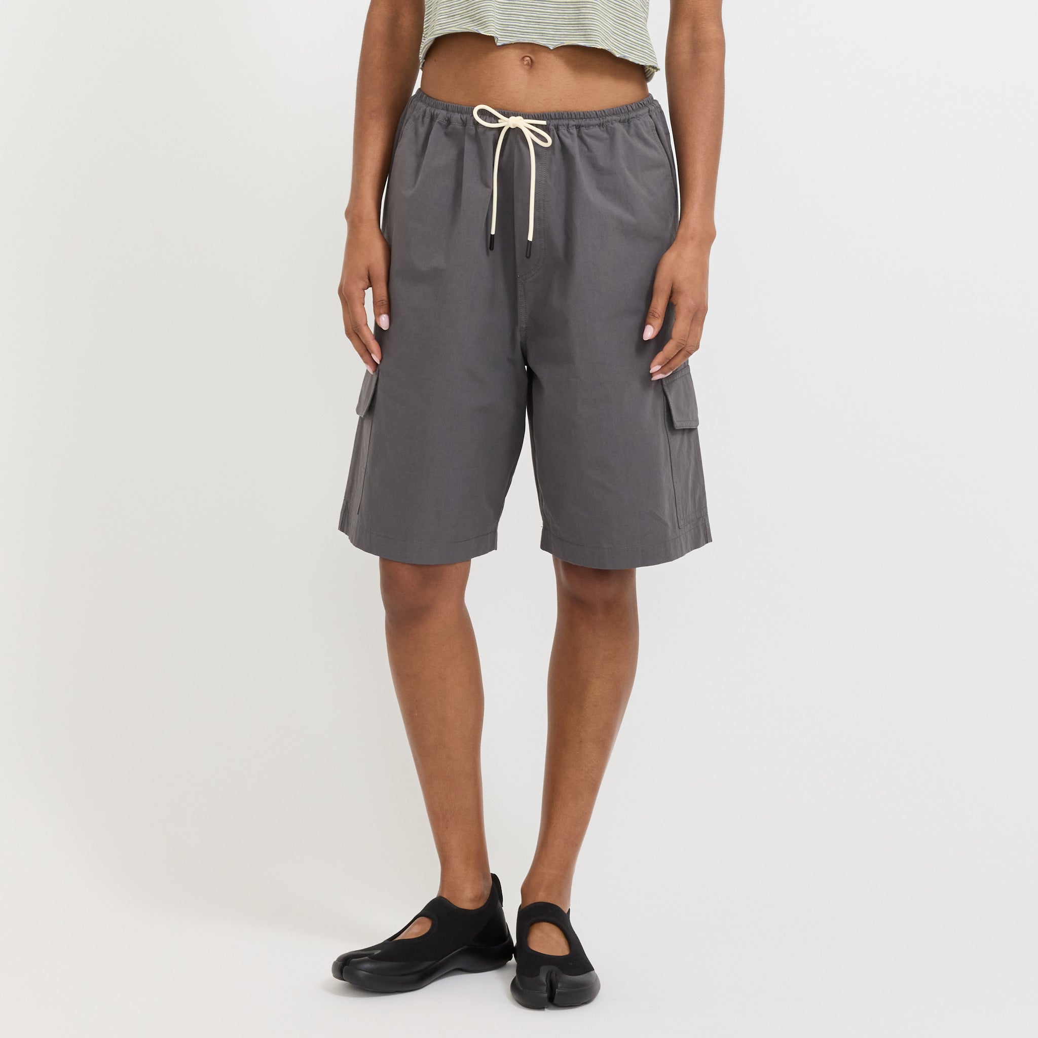 Crushed Cotton Cargo Short Washed Black