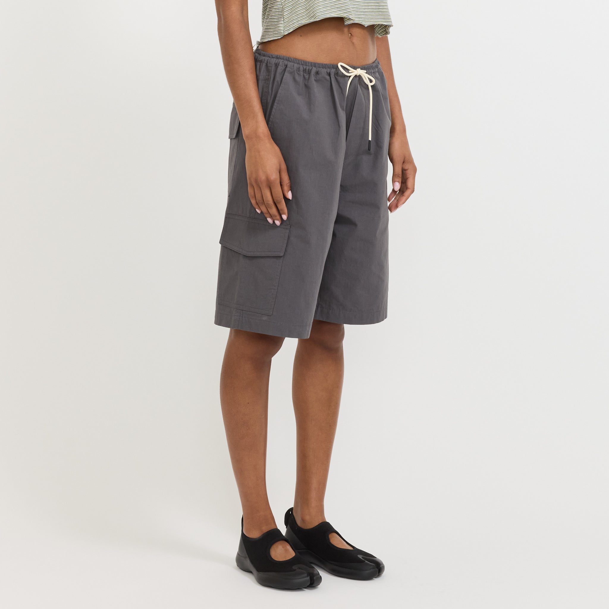 Crushed Cotton Cargo Short Washed Black