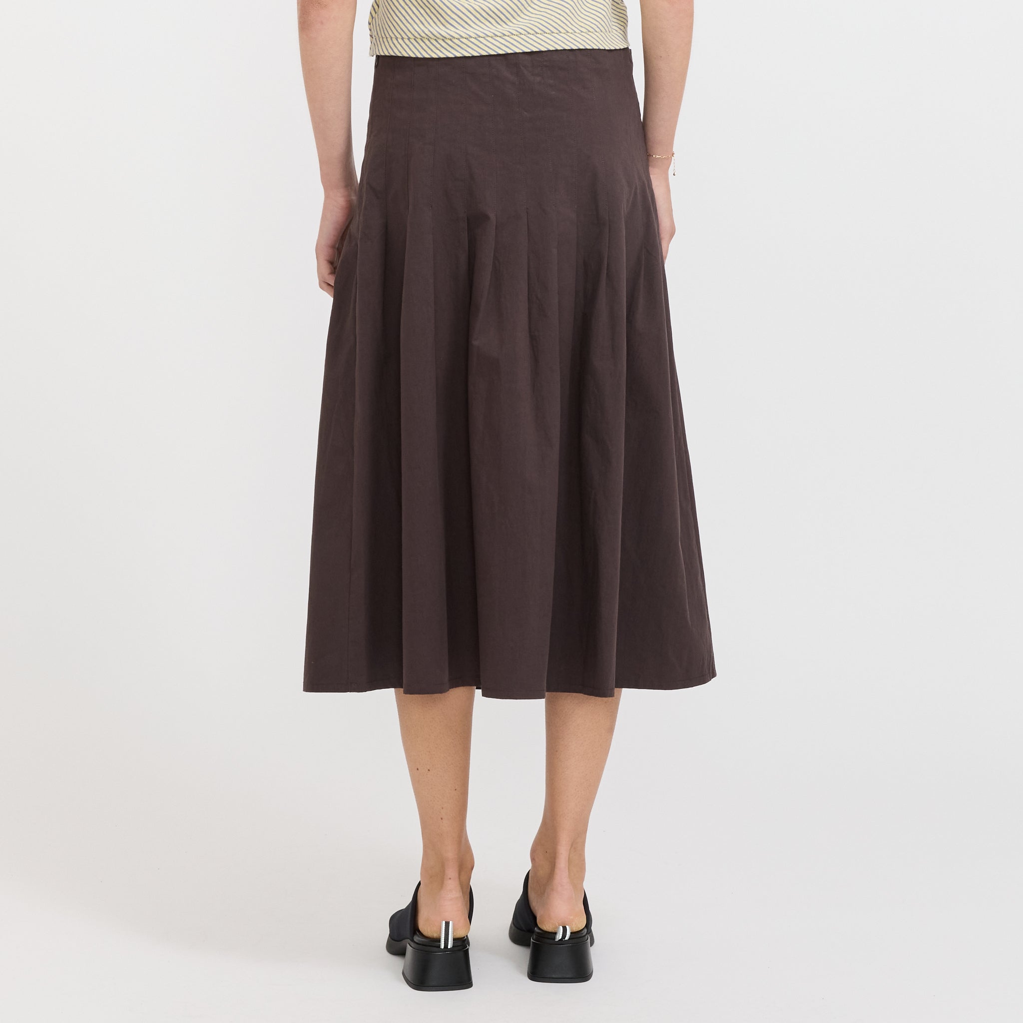 Bassike | Crushed Cotton Pleated Skirt Chocolate | Maplestore
