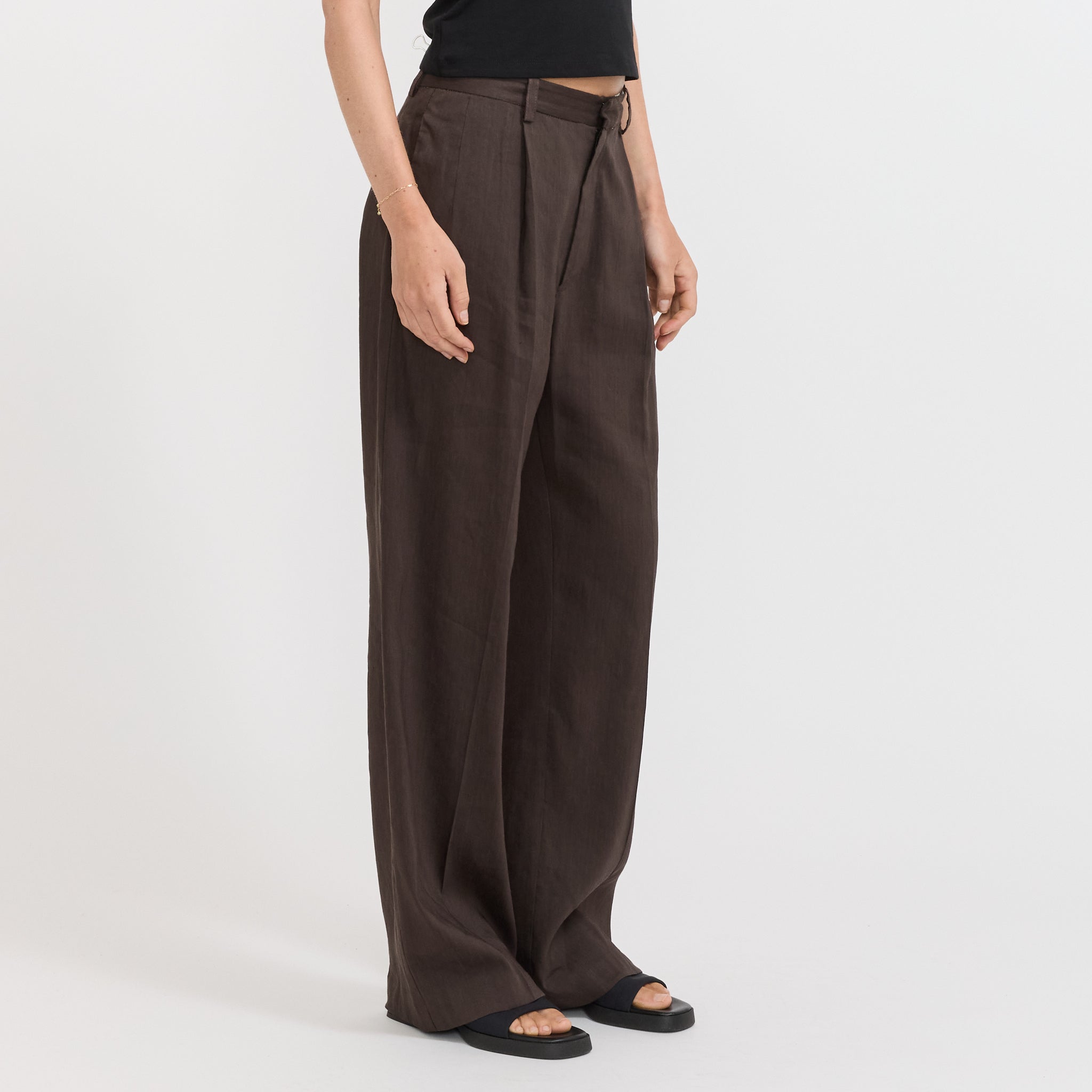 Bassike | Soft Tailored Pant Chocolate Brown | Maplestore