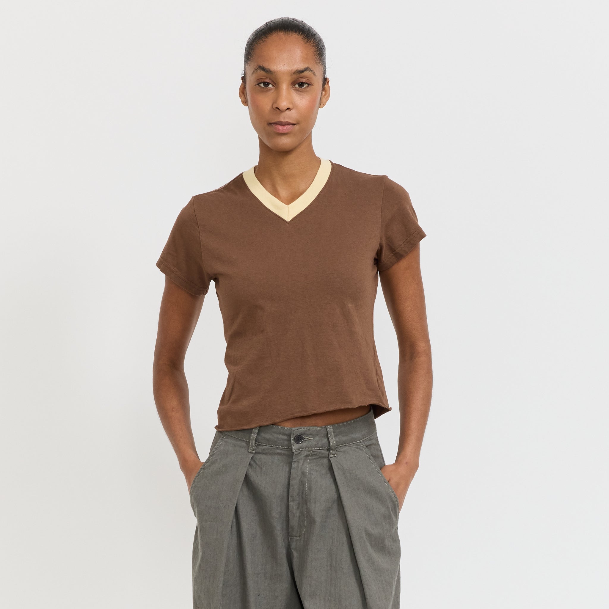 Contrast V-Neck Raw Edge Baby T-Shirt Brown/Lemon Glaze