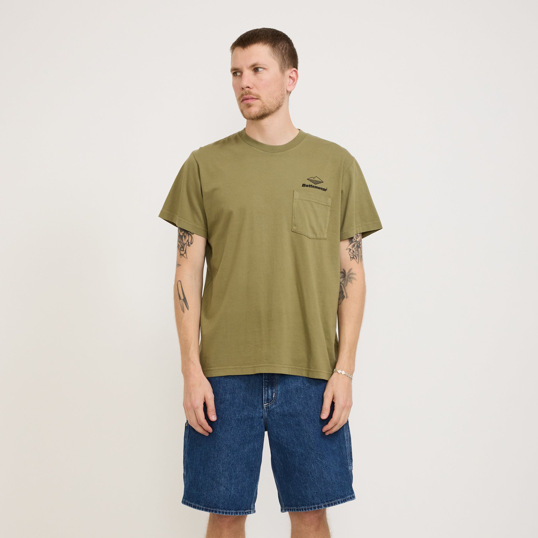 Team S/S Pocket Tee Olive x Black