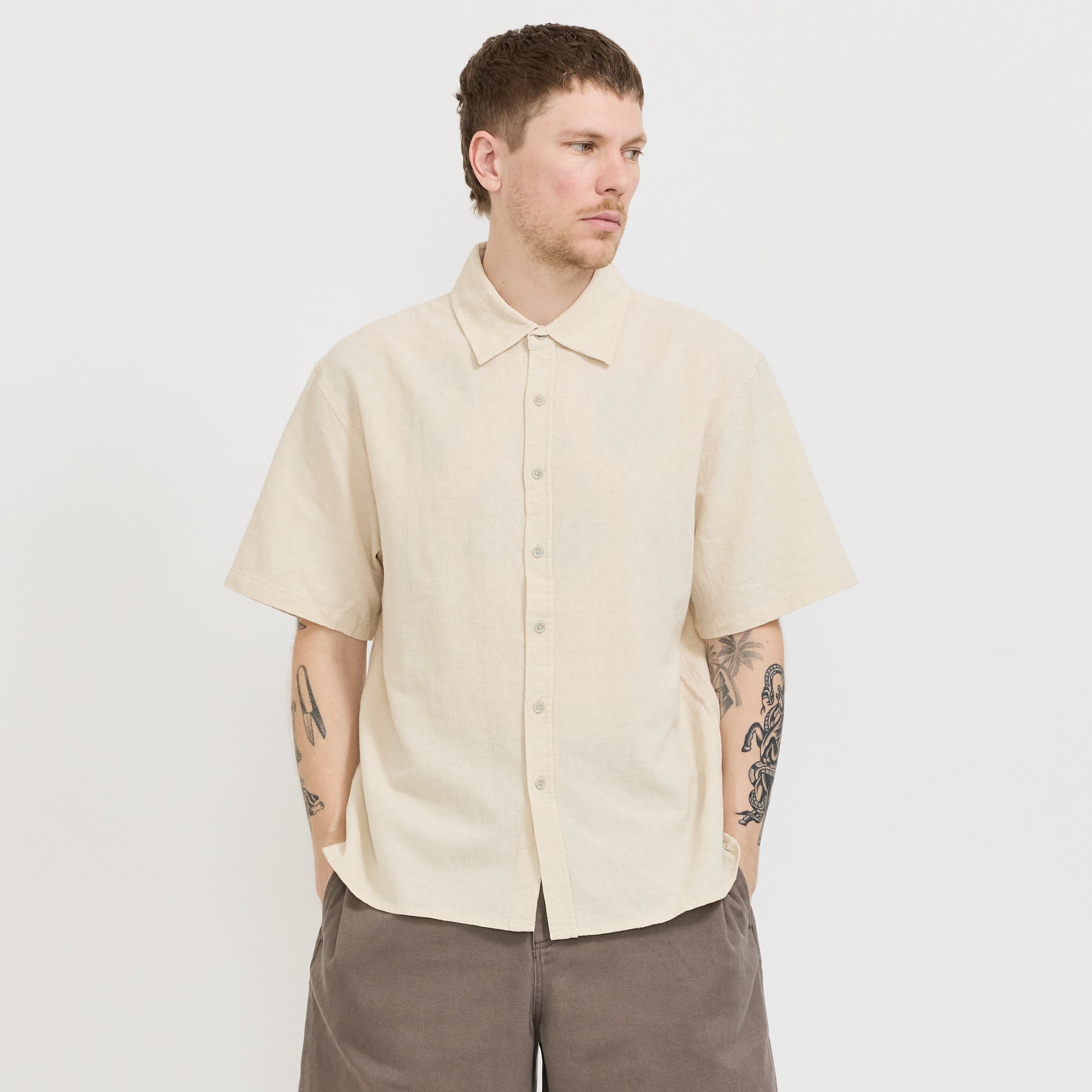 Beach Brains | Hold SS Shirt Off White | Maplestore