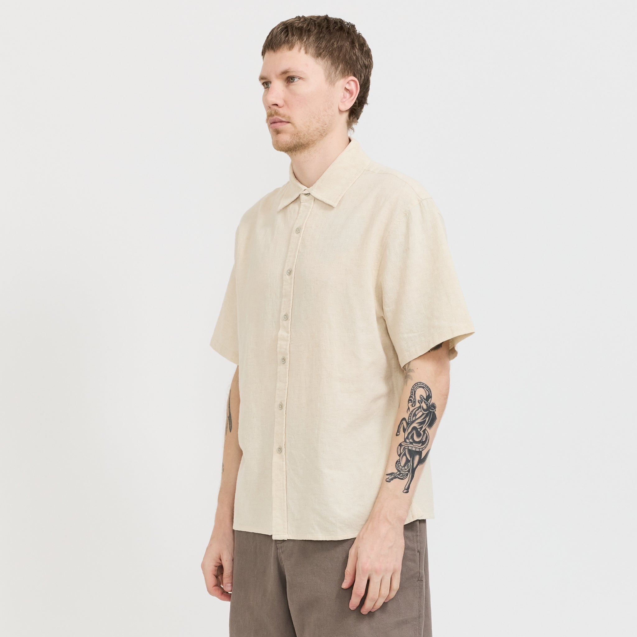 Beach Brains | Hold SS Shirt Off White | Maplestore