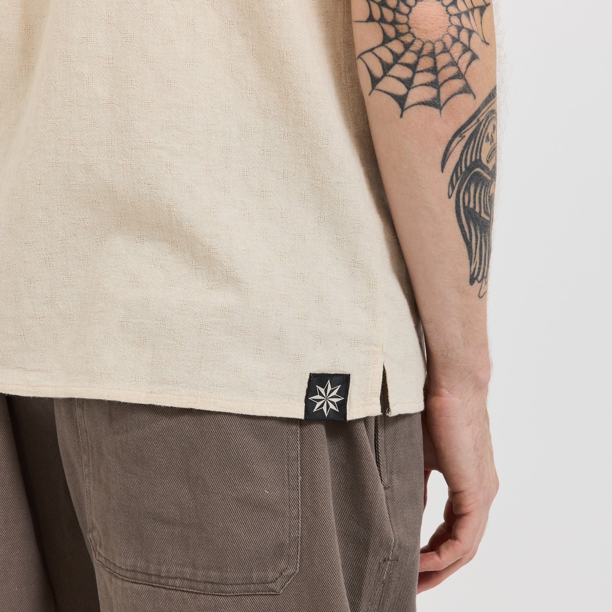 Beach Brains | Hold SS Shirt Off White | Maplestore