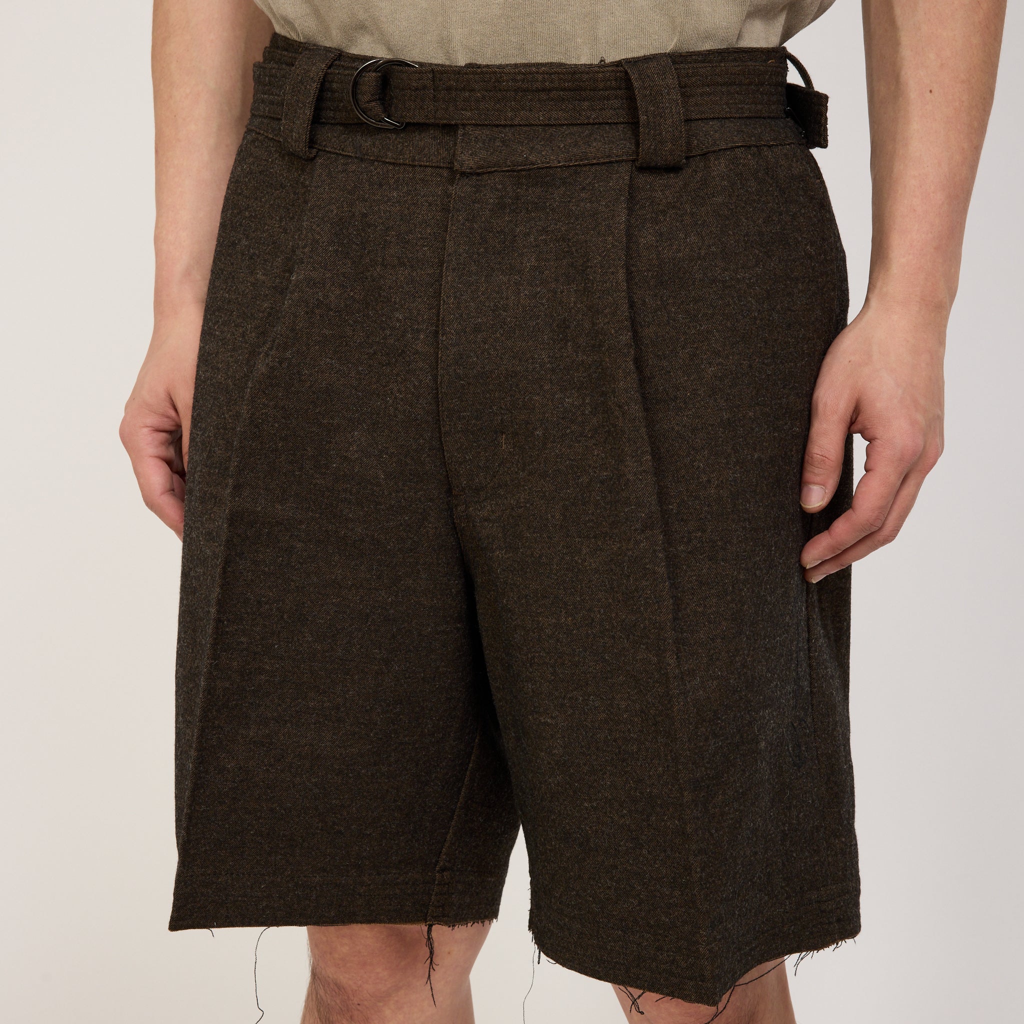 Beach Brains | Pleated Suit Short Chocolate | Maplestore