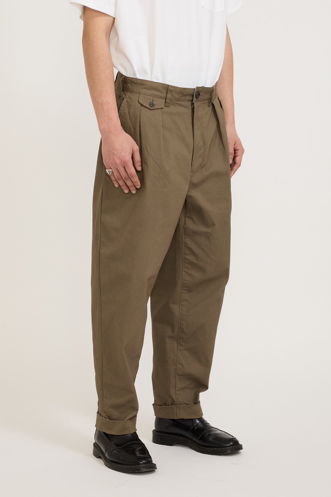 Beams Plus | 2 Pleats Twill Pant Olive | Maplestore