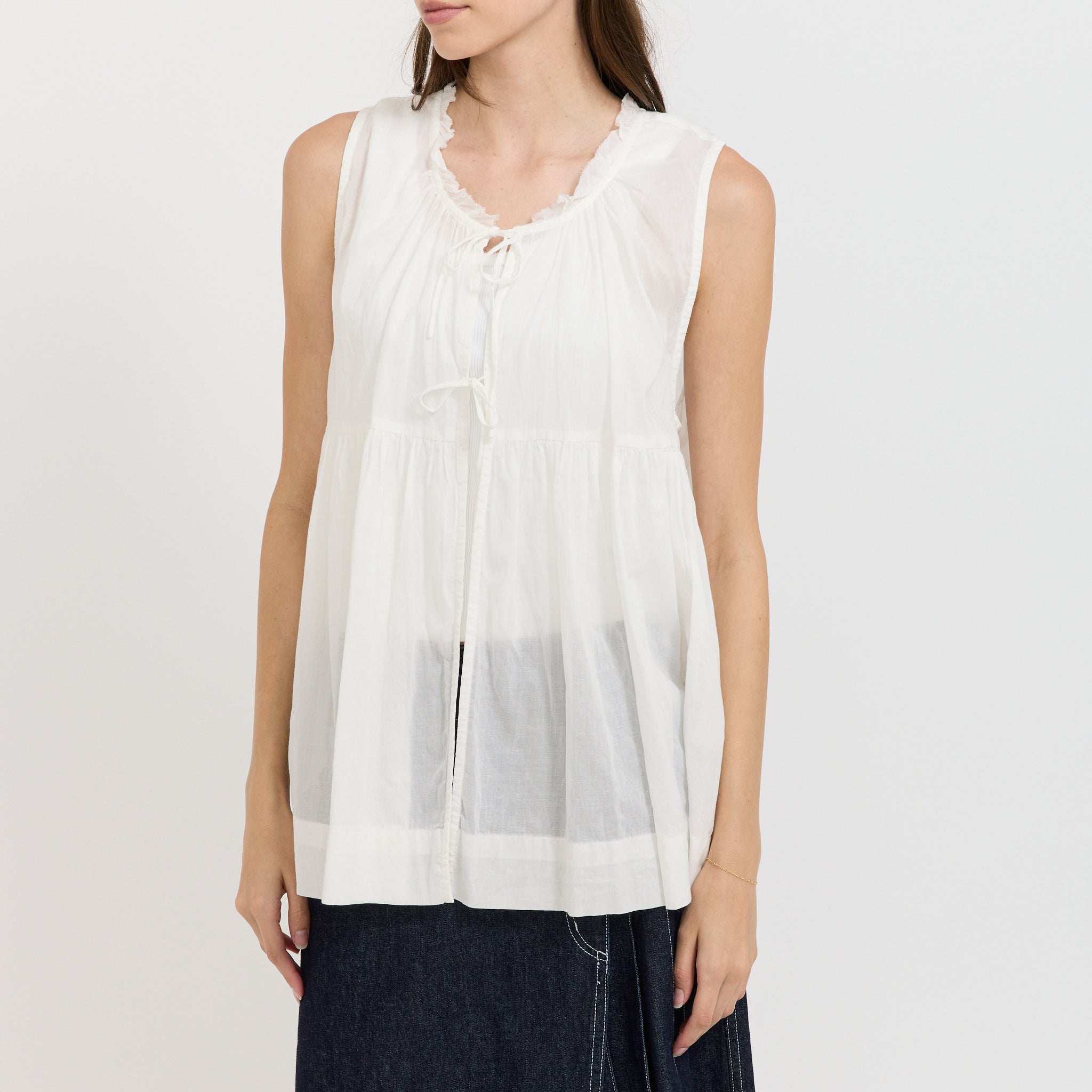 Beams Boy | Cotton Gather Non-Sleeve Shirt Off White | Maplestore