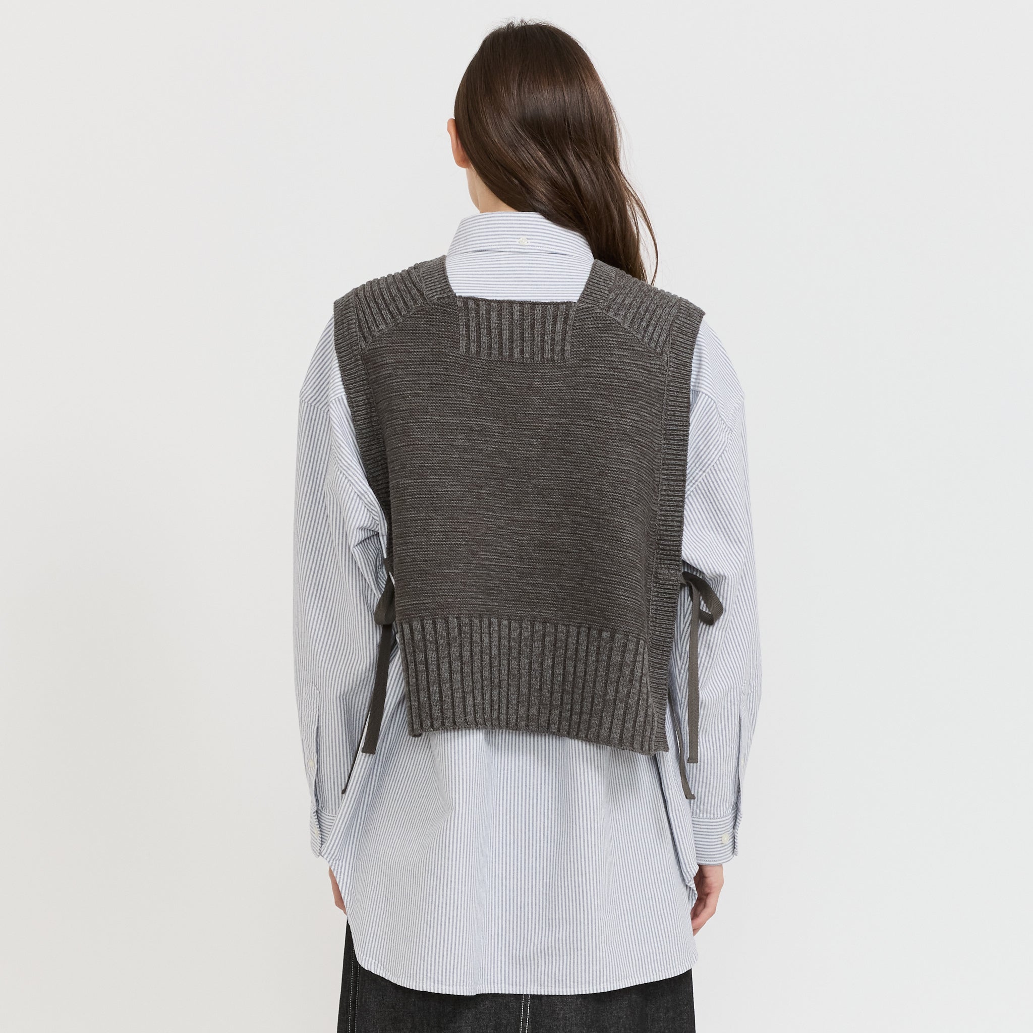 Beams Boy | Side Ribbon Red Cross Vest Charcoal | Maplestore