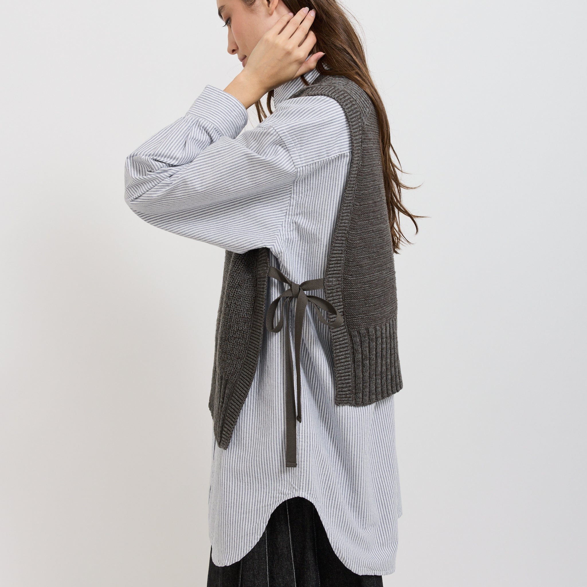 Beams Boy | Side Ribbon Red Cross Vest Charcoal | Maplestore