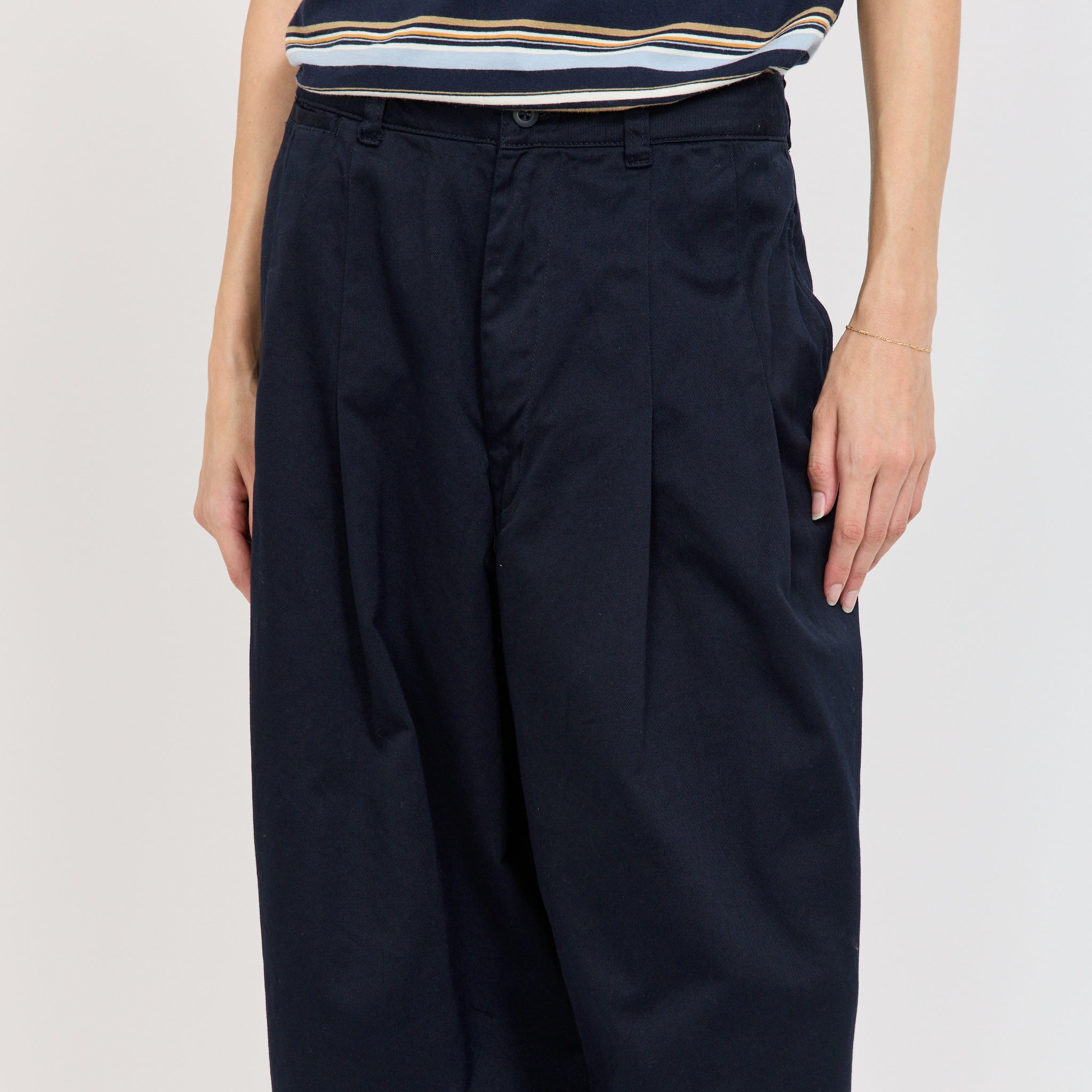 Beams Boy | Wide Tack Chino Pants Dark Navy | Maplestore