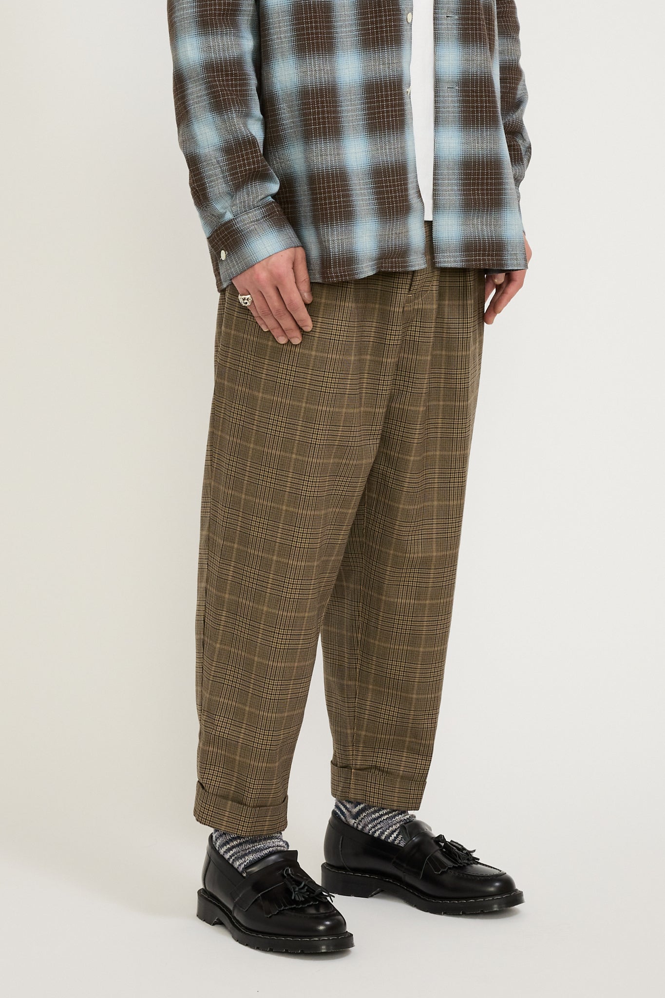 Beams Plus | 2 Pleats Tapered TW Twill Plaid Pant Light Brown | Maplestore