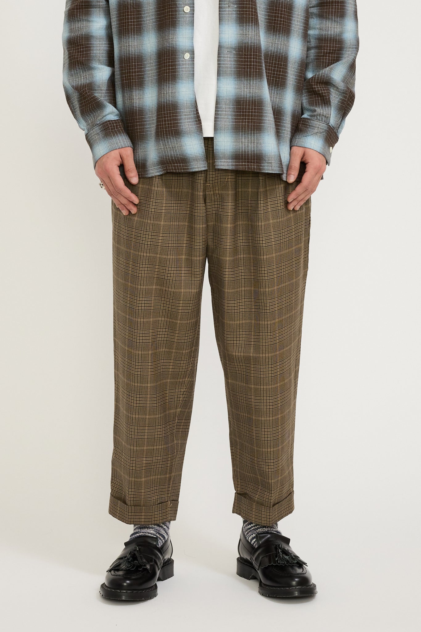 Beams Plus | 2 Pleats Tapered TW Twill Plaid Pant Light Brown | Maplestore