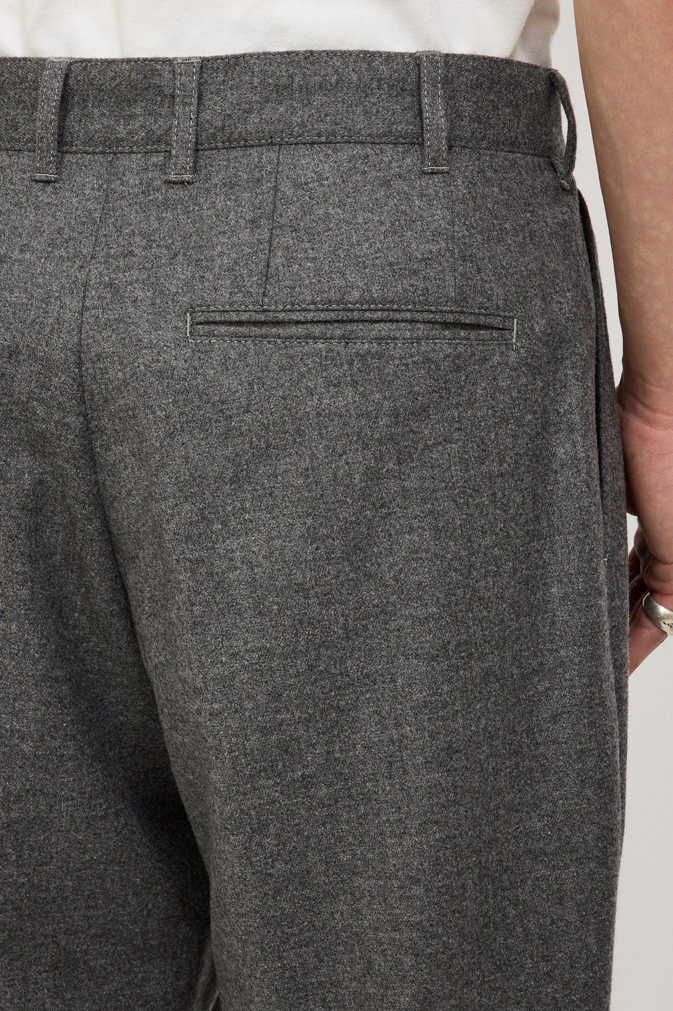 Beams Plus | 2 Pleats Tapered Flannel Pant Grey | Maplestore