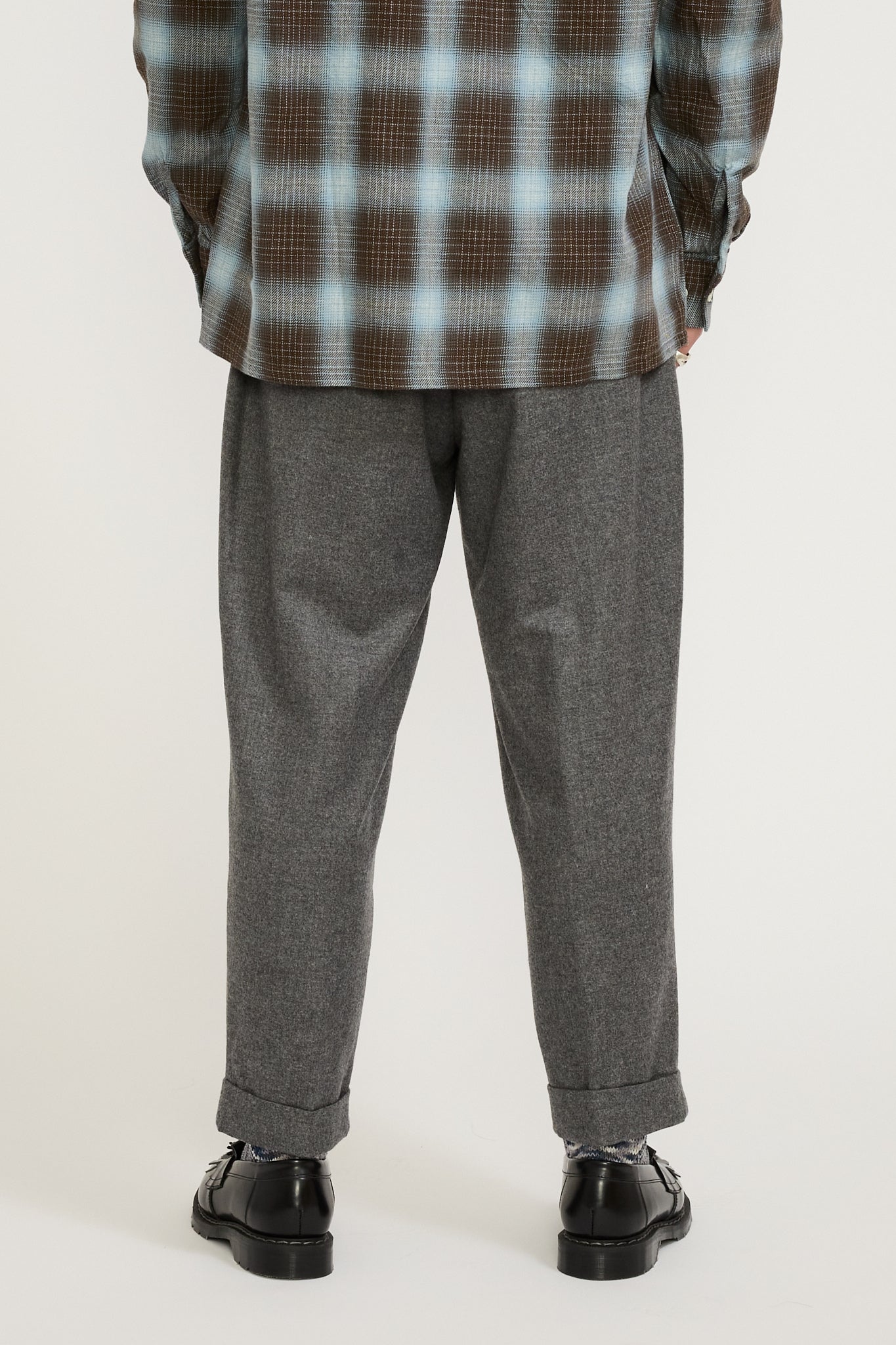 Beams Plus | 2 Pleats Tapered Flannel Pant Grey | Maplestore