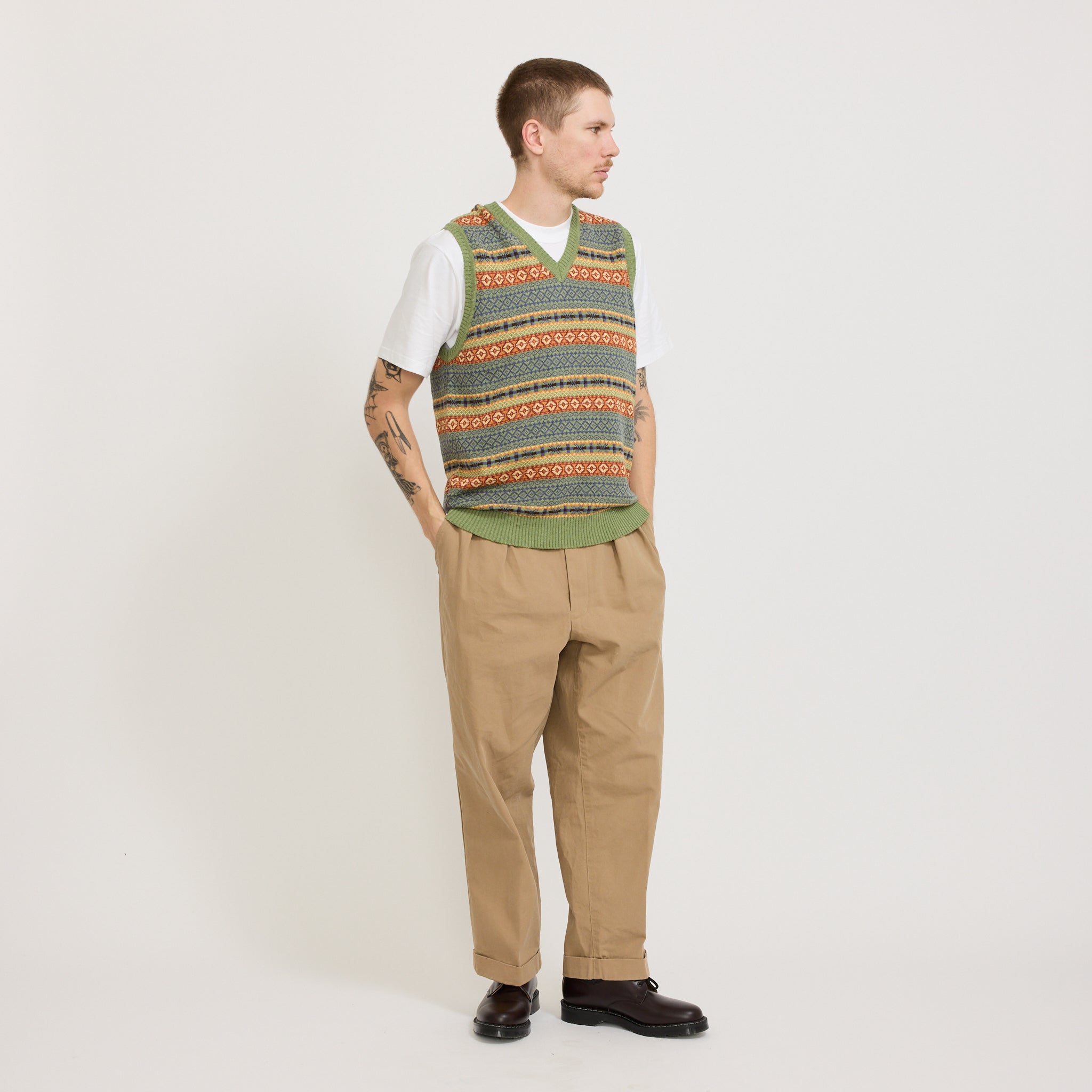 JAMIESON'S × BEAMS PLUS FAIRISLE VEST GR BEAMS PLUS（ビームス プラス）【別注】JAMIESON`S / Fairsile V