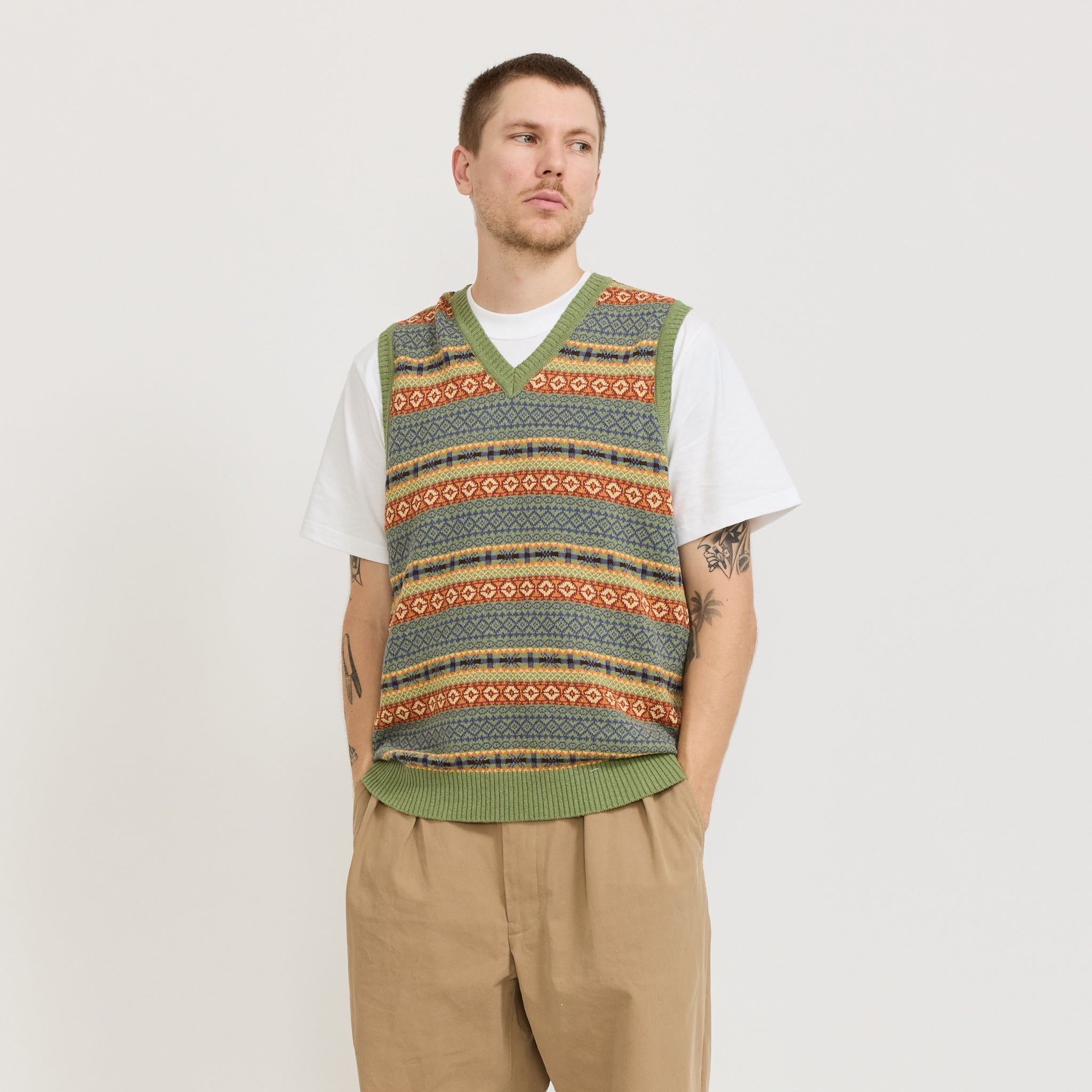 JAMIESON'S × BEAMS PLUS FAIRISLE VEST GR BEAMS PLUS Knit Fairisle Vest Natural at CareOfCarl.com