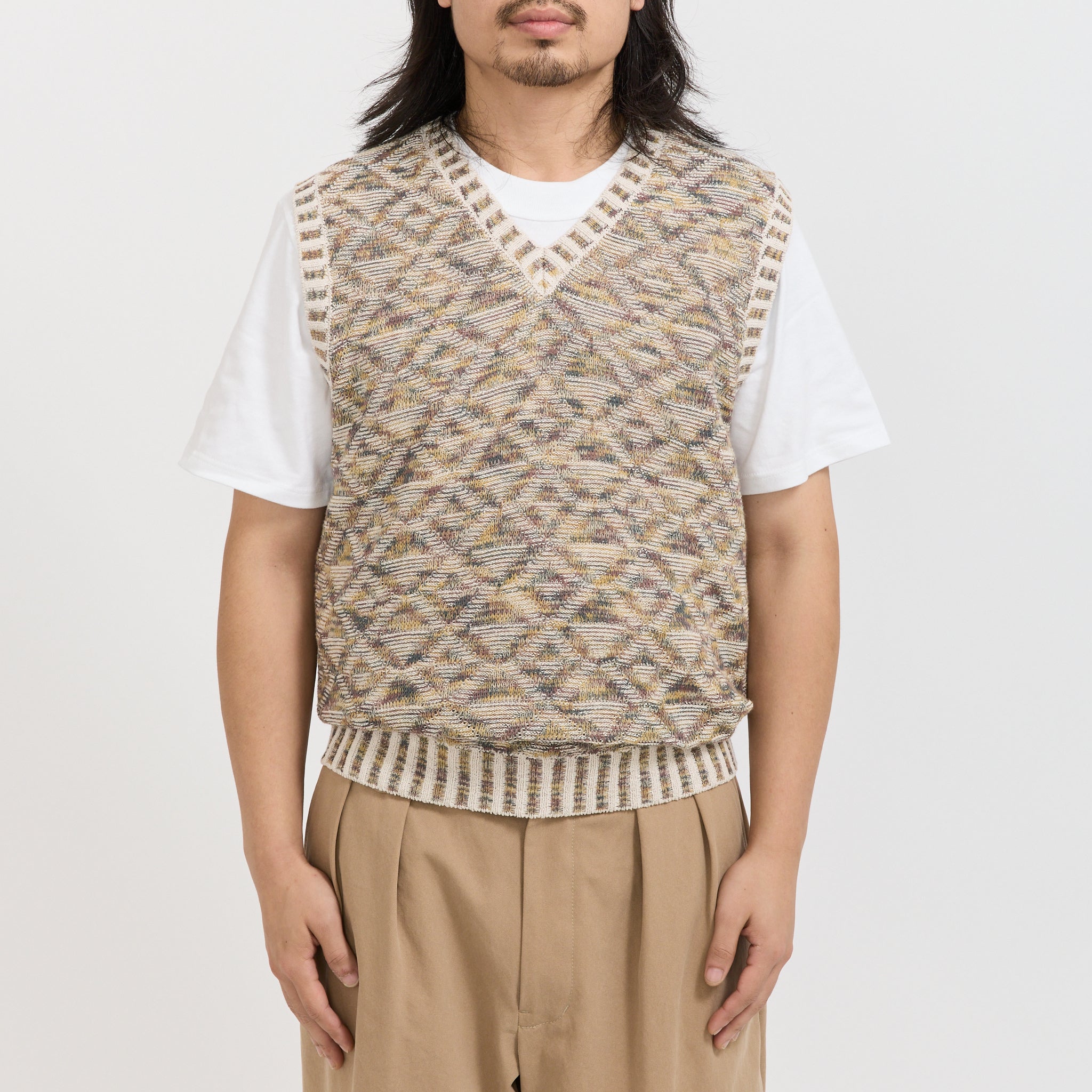 Beams Plus | V-Neck Vest Kasuri Jacquard Beige | Maplestore