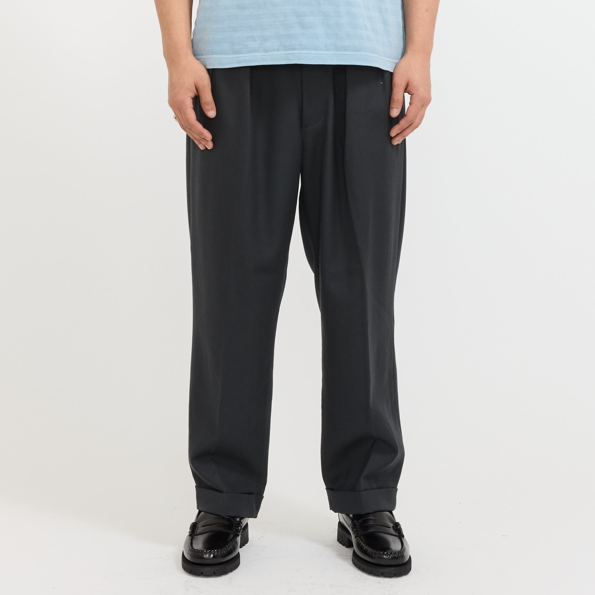 2 Pleats Relax Trousers Wool Charcoal for Men | Maplestore