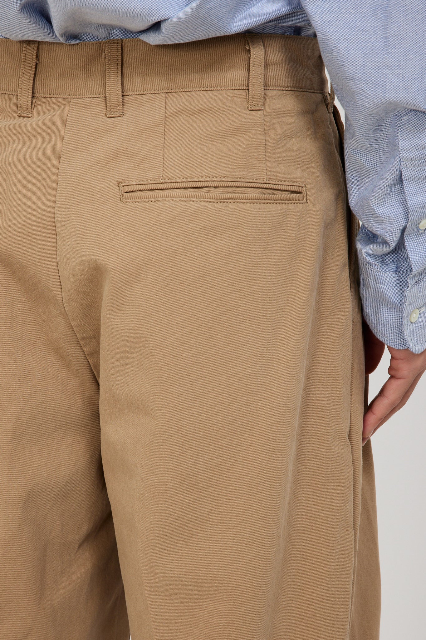 Beams Plus | 2 Pleats Trousers Twill Khaki | Maplestore