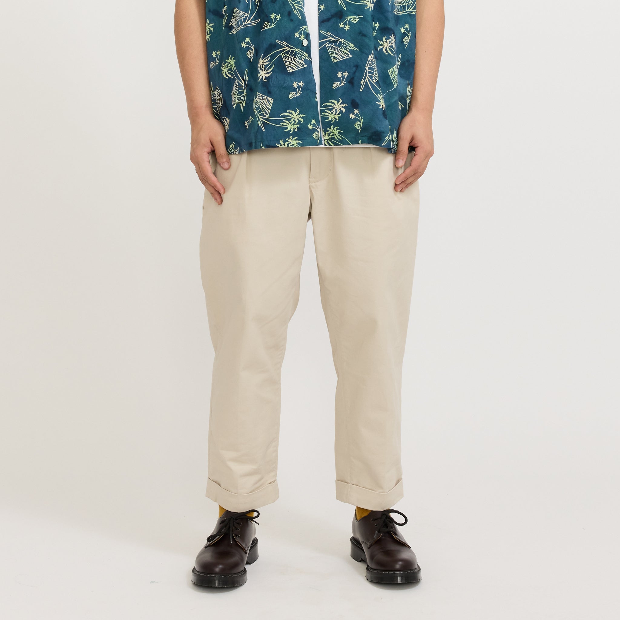 Beams Plus | 2 Pleats Twill Pant Cement | Maplestore