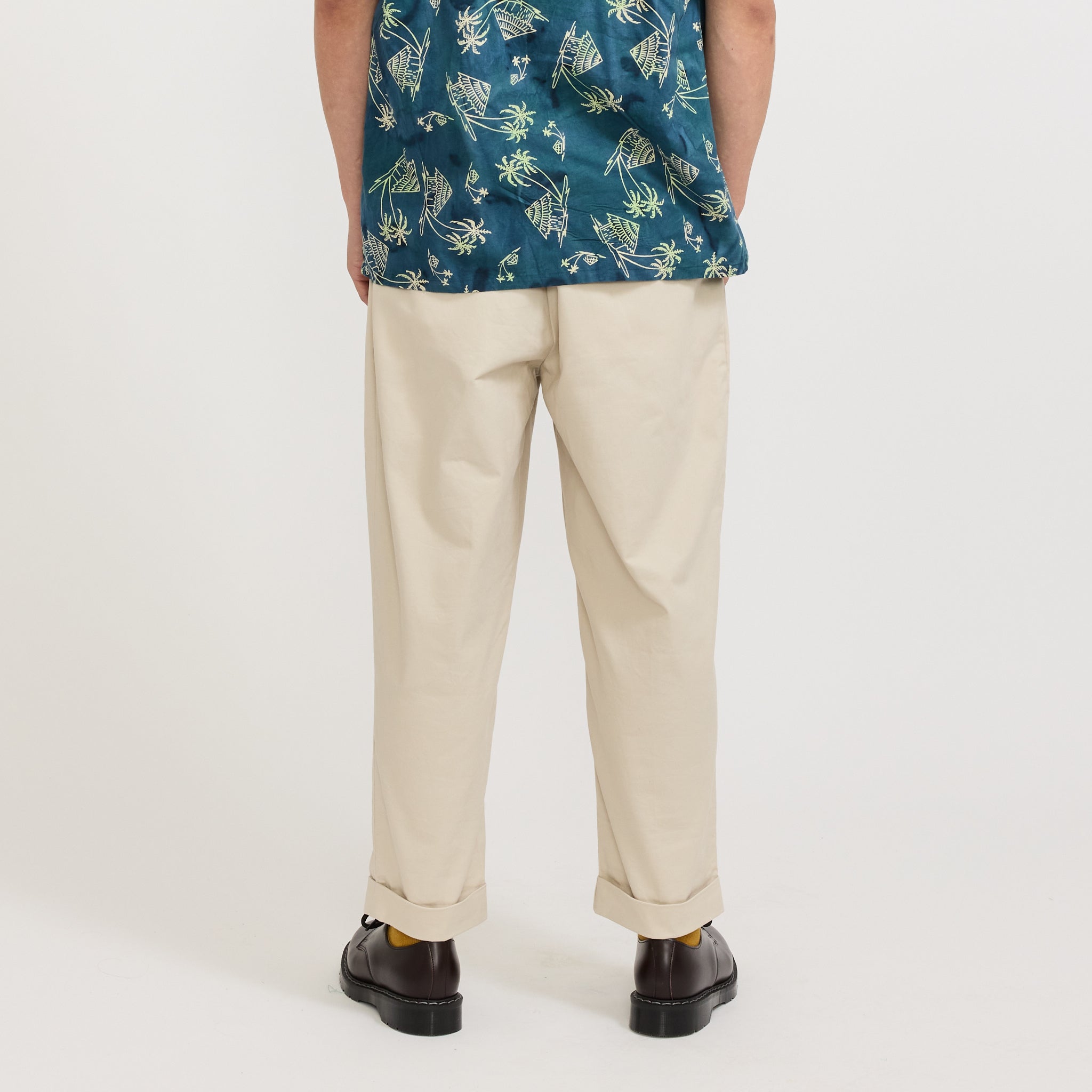 Beams Plus | 2 Pleats Twill Pant Cement | Maplestore