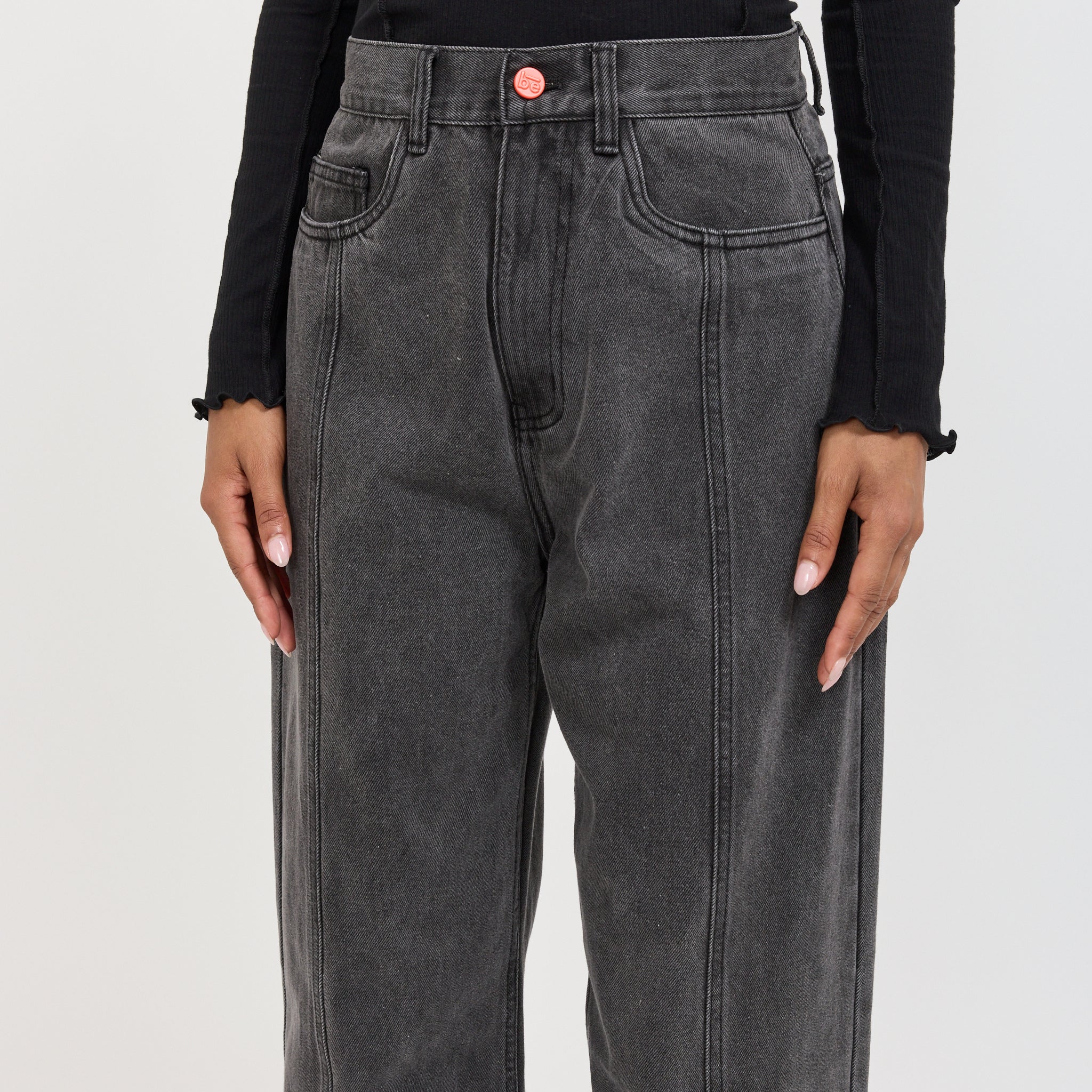 BeWider | Super Loose Dark Grey with Front Cut | Maplestore