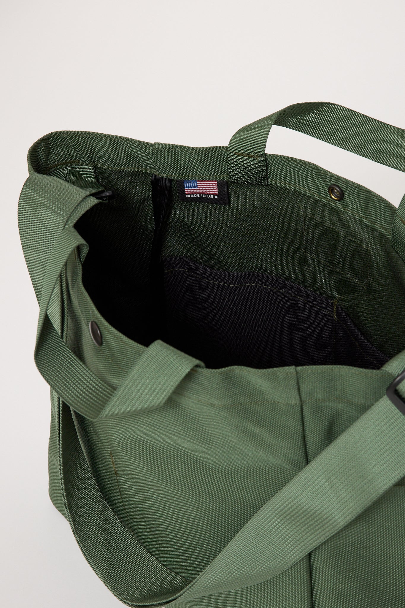 Bags In Progress | Multi-Pocket Bag Medium Olive | Maplestore