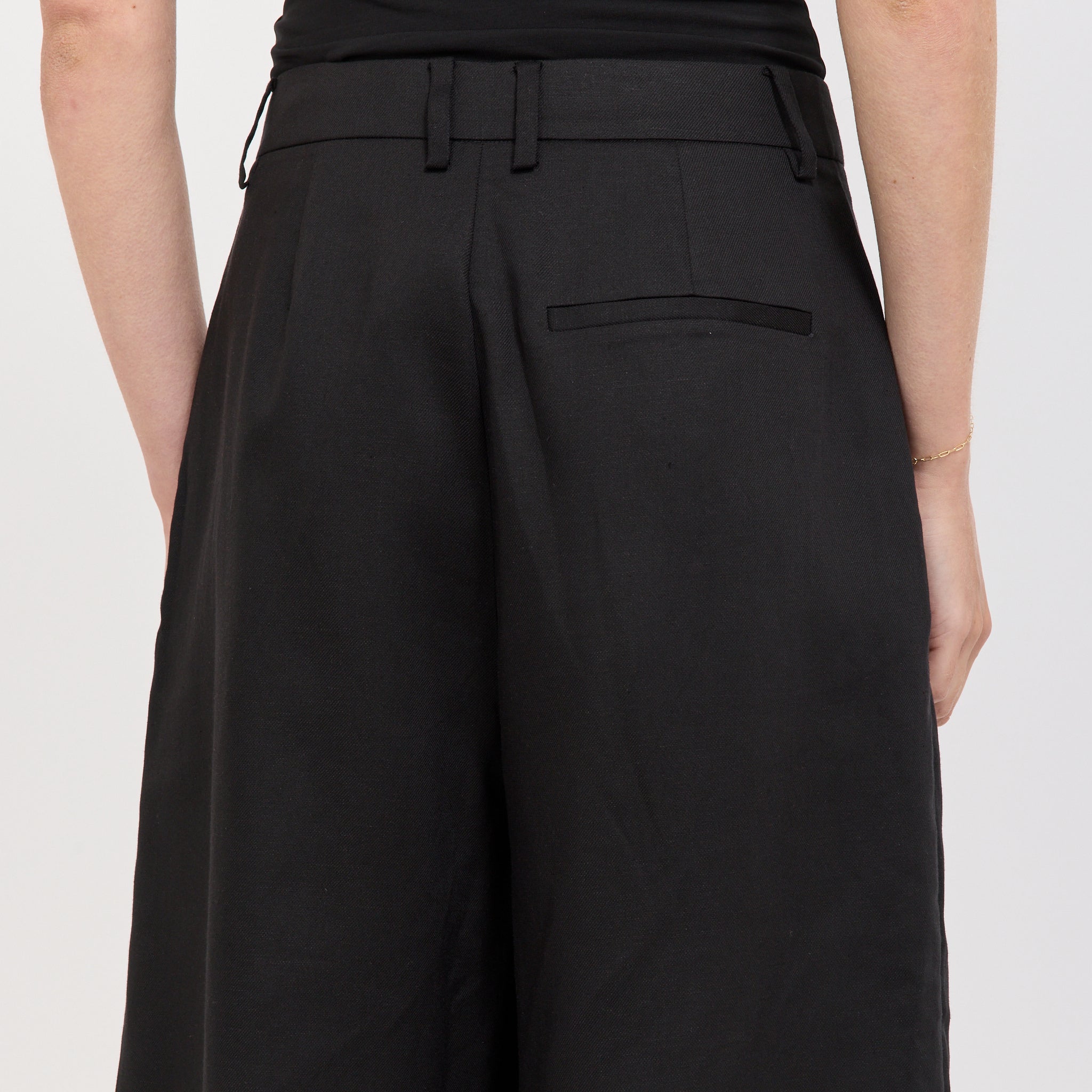 Blanca | Junia Shorts Black | Maplestore