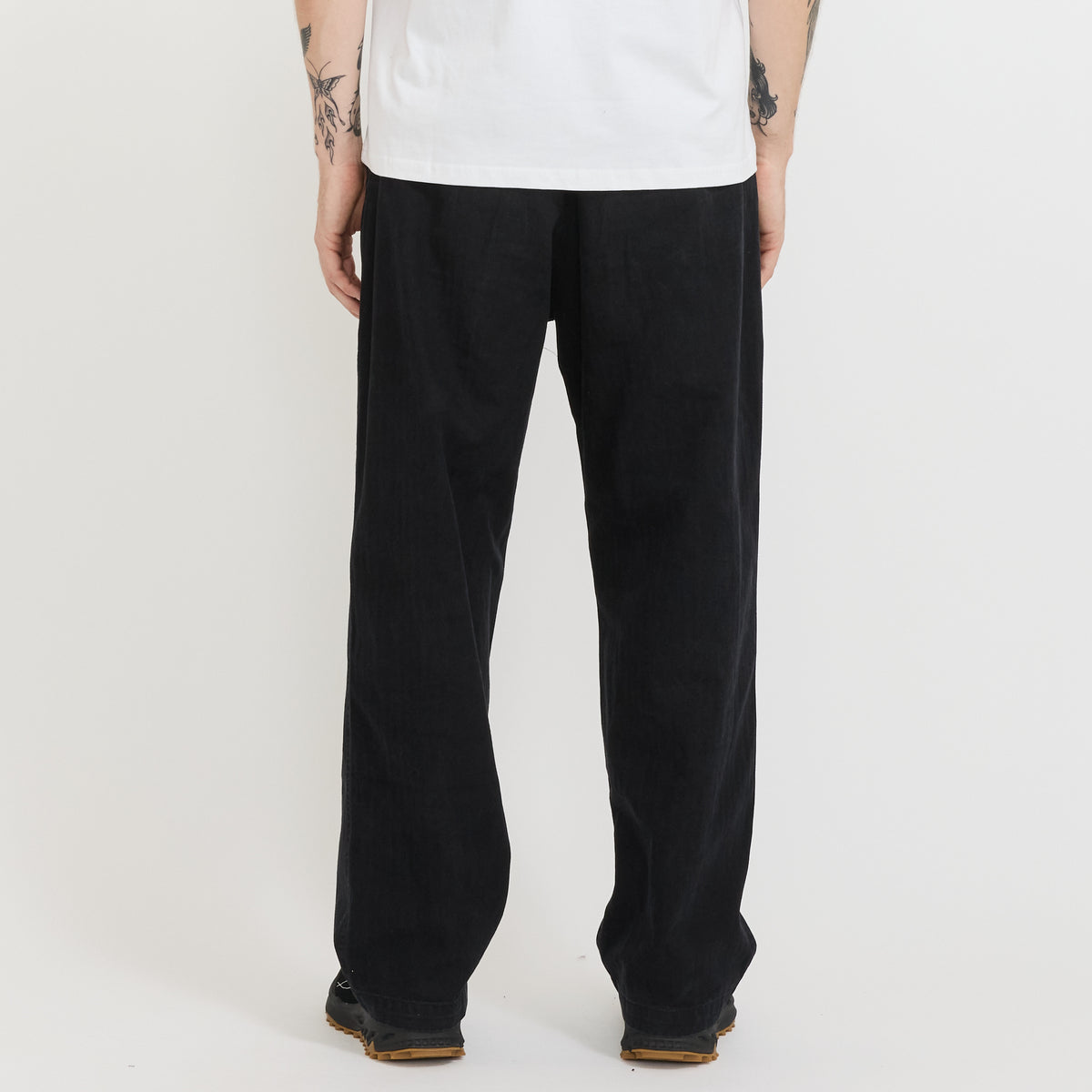Butter Goods | Pleated Trousers Washed Black | Maplestore