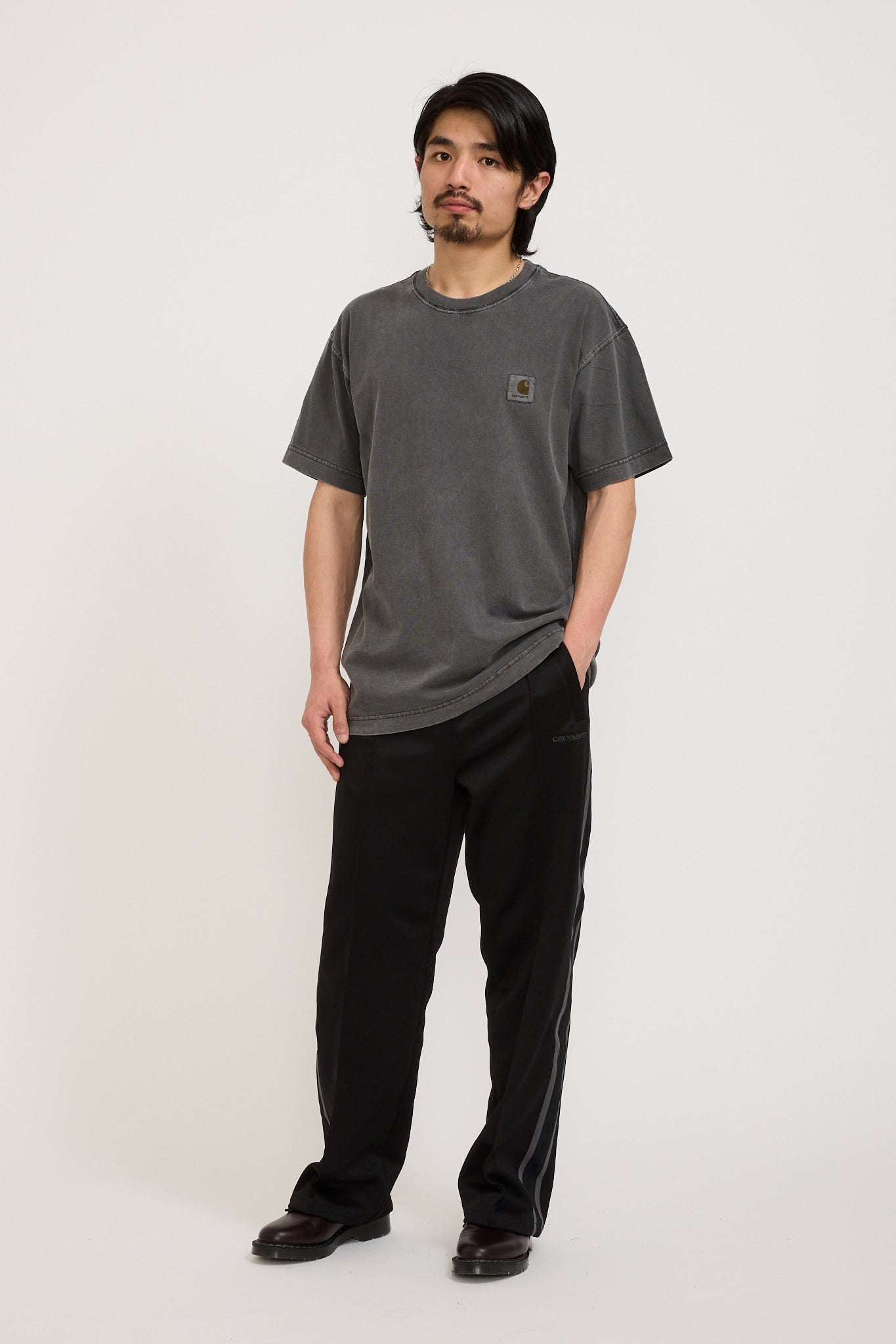 Carhartt WIP | Bolan Sweat Pant Black/Graphite | Maplestore