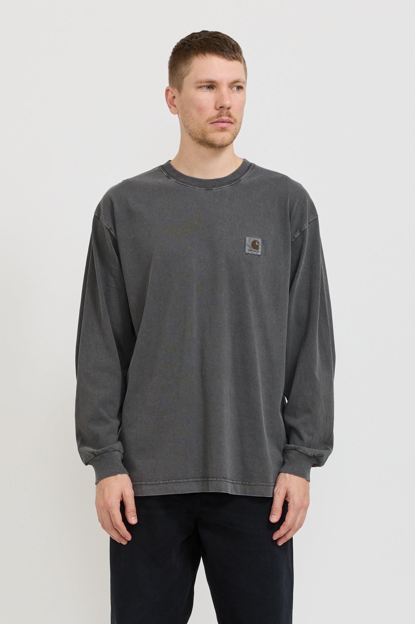 Carhartt WIP | L/S Nelson T-Shirt Graphite | Maplestore