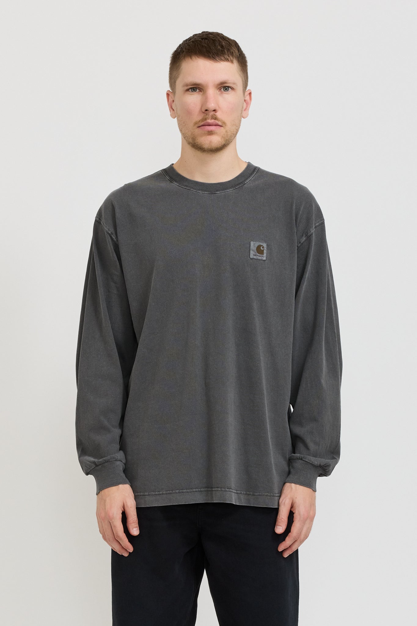 Carhartt WIP | L/S Nelson T-Shirt Graphite | Maplestore
