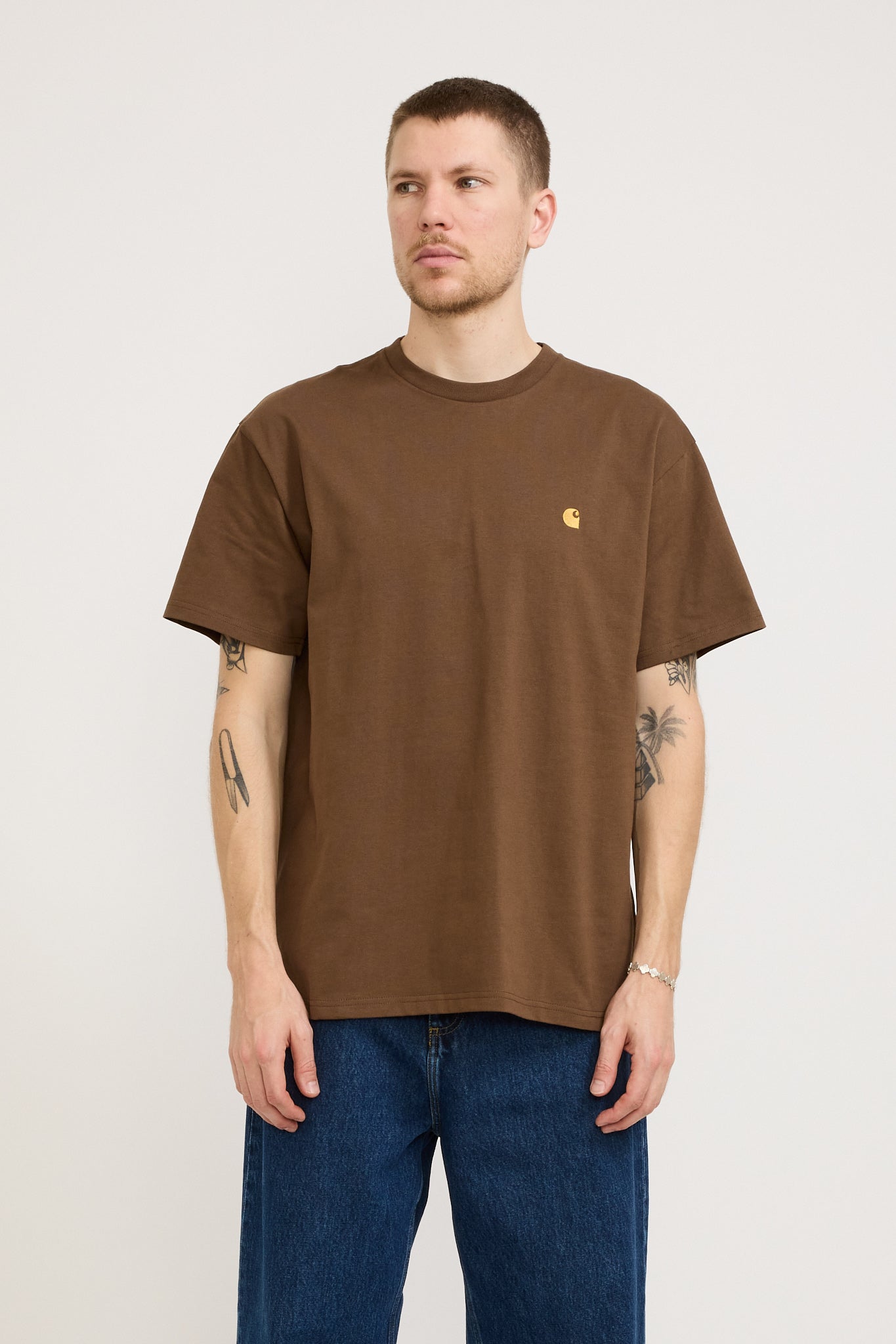 Carhartt WIP | S/S Chase T-Shirt Chocolate/Gold | Maplestore