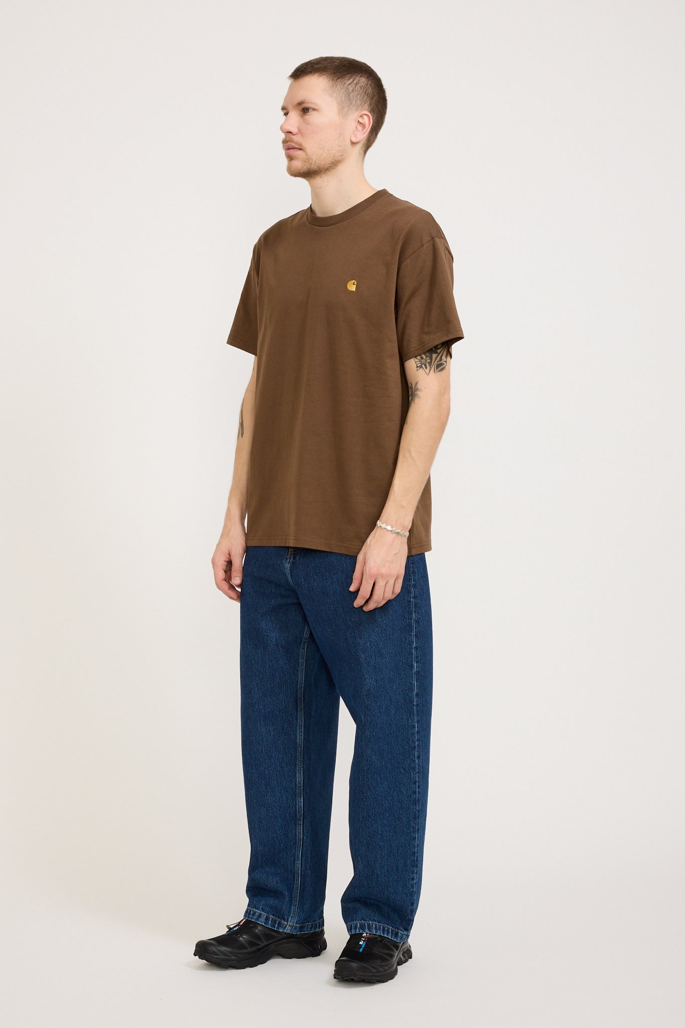 Carhartt WIP | S/S Chase T-Shirt Chocolate/Gold | Maplestore