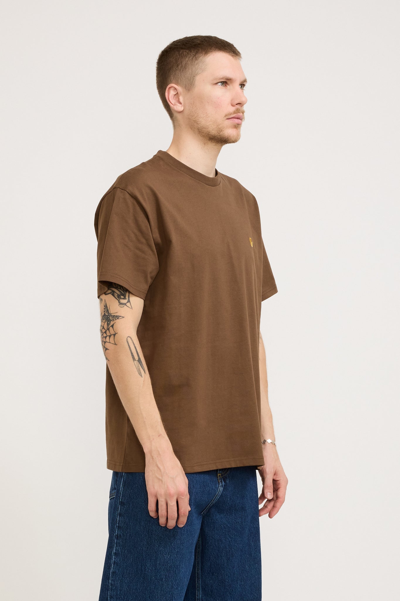 Carhartt WIP | S/S Chase T-Shirt Chocolate/Gold | Maplestore