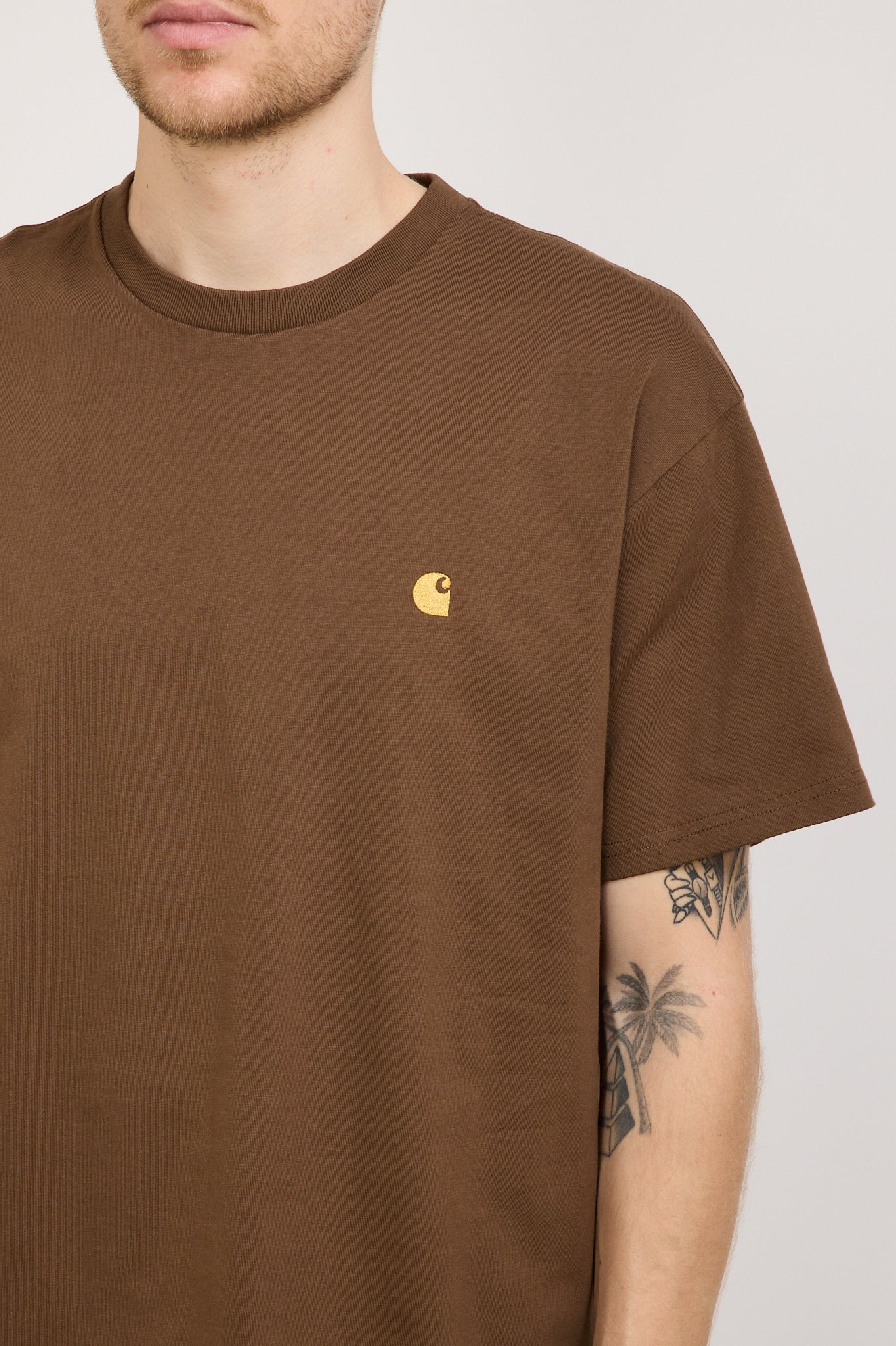 Carhartt WIP | S/S Chase T-Shirt Chocolate/Gold | Maplestore